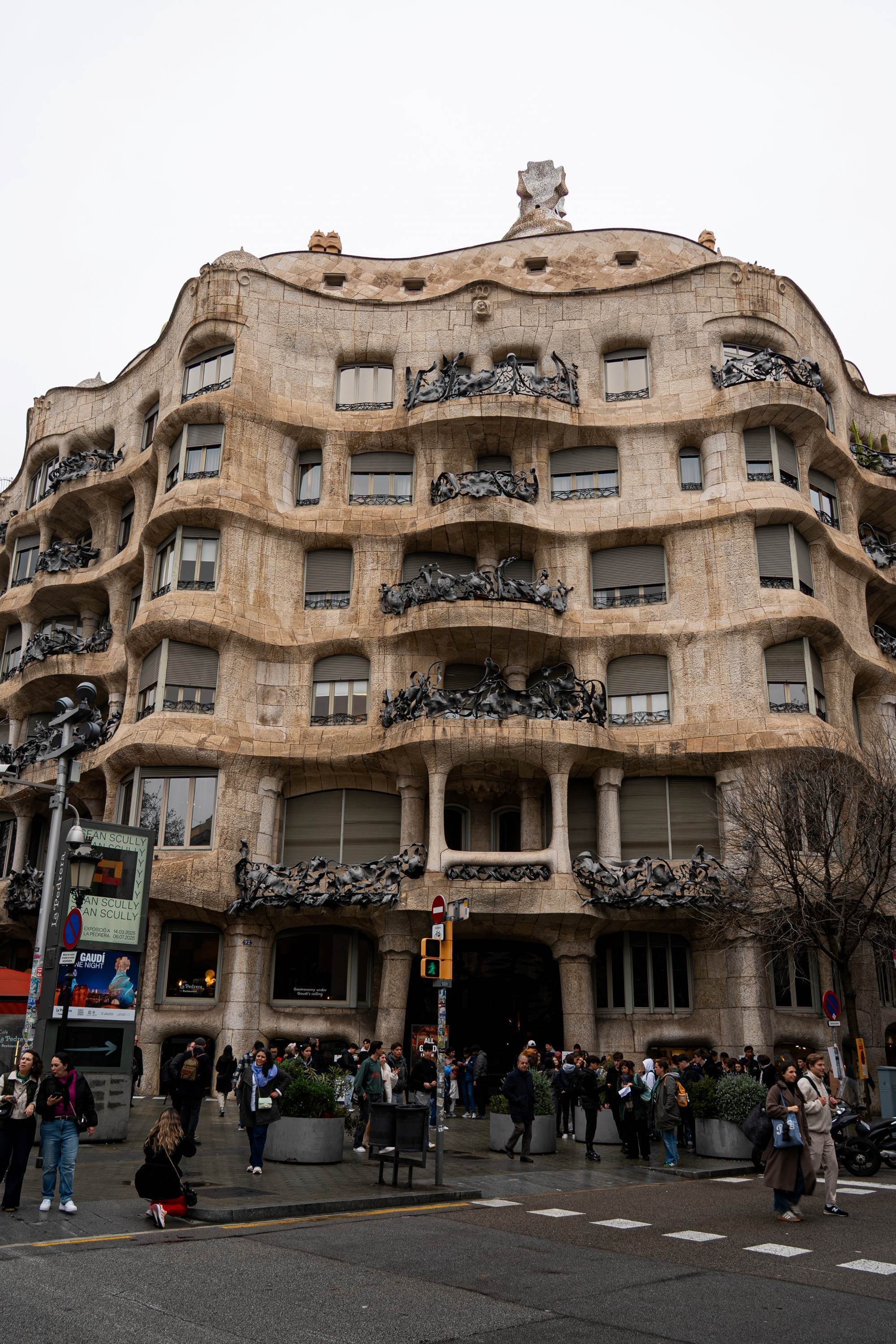土日限定値下げ 建築 バルセロナ 写真集 Barcelona　1980- Amazon.co.jp: 建築 バルセロナ 写真集 Barcelona city and