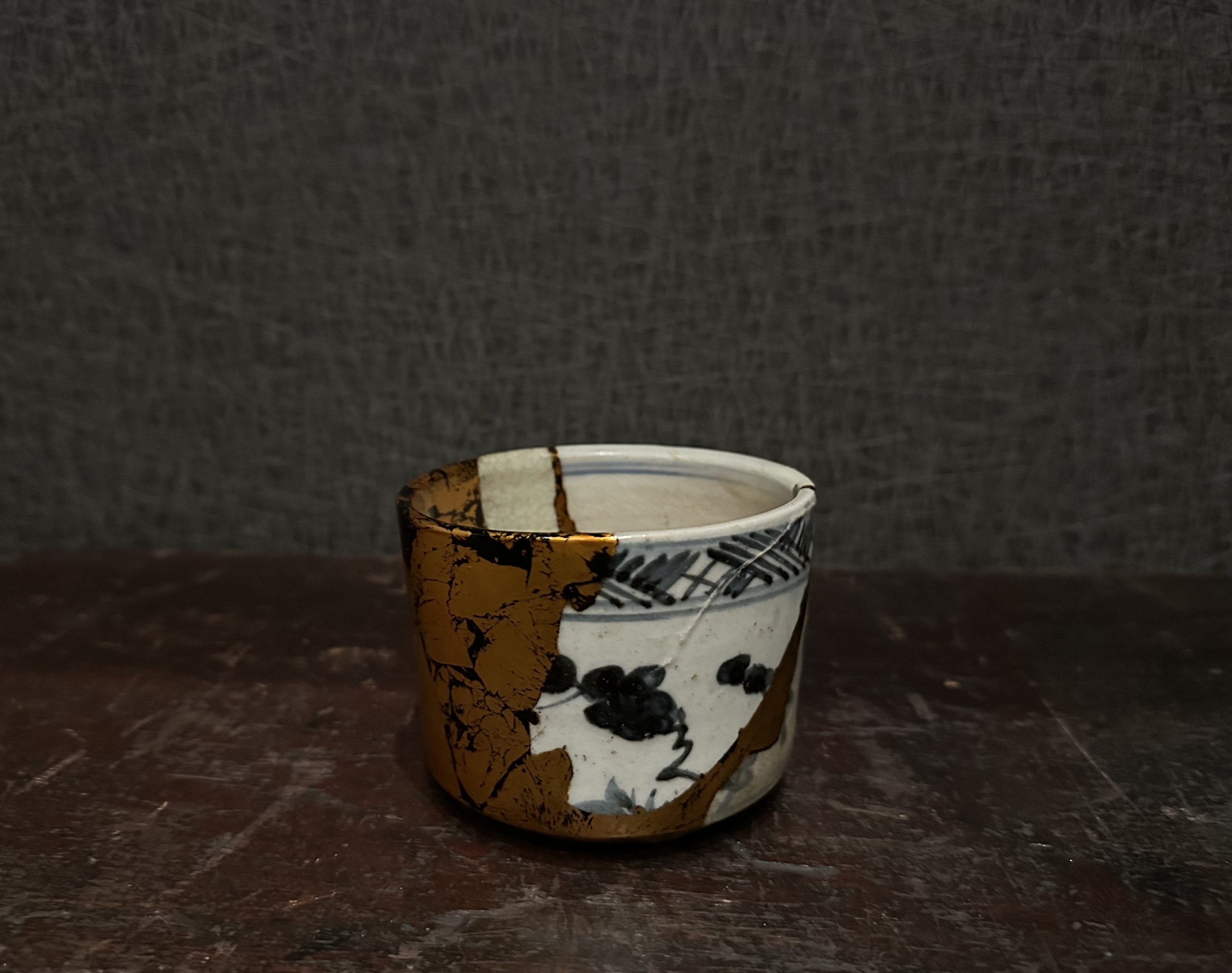 裸婦５　美術品　陶器製　信楽焼　アート　壁掛け 現代アートさを感じる湯呑（布下翔碁さん作）｜刀箱師の日本刀