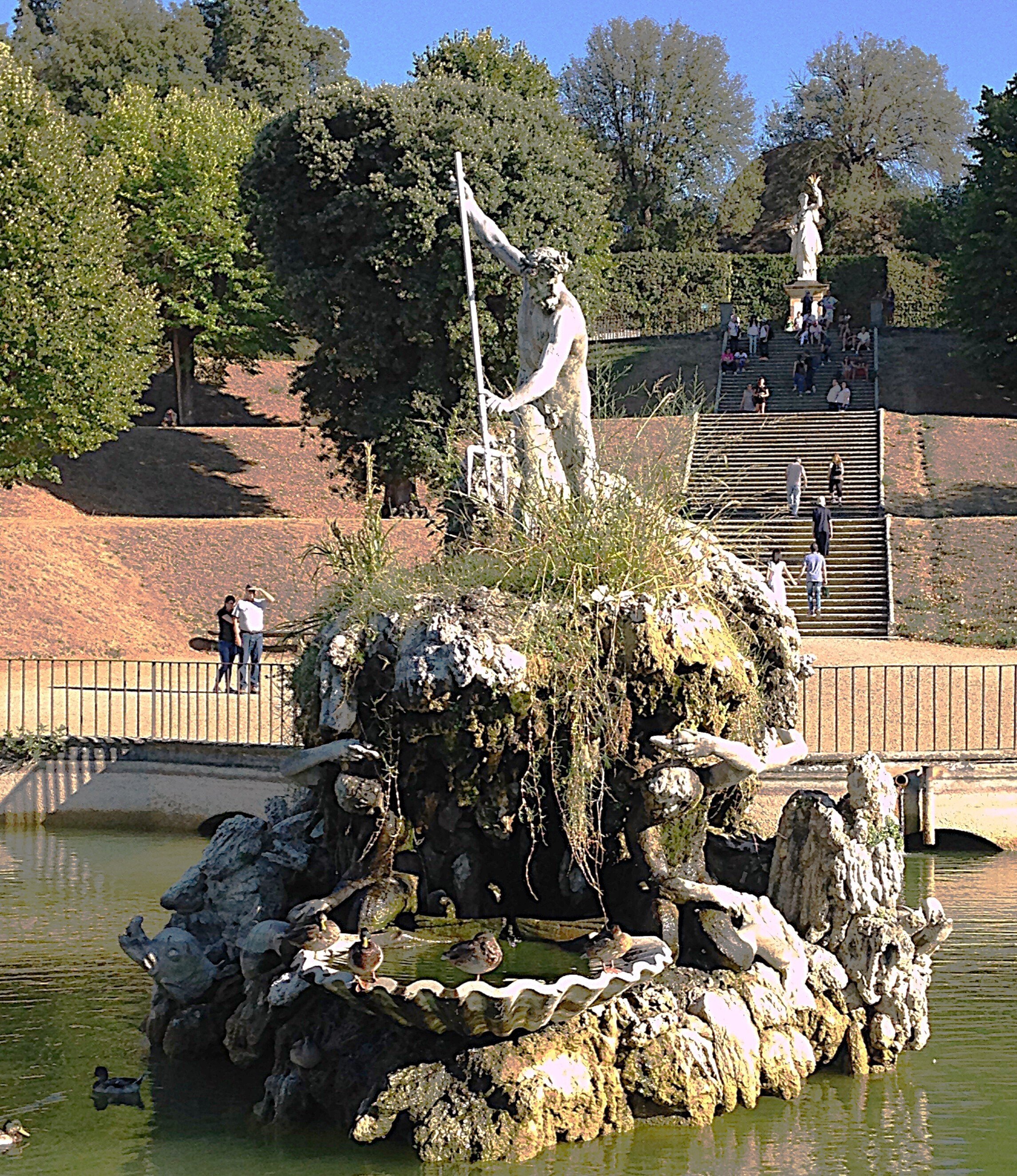 ボーボリ庭園の見どころ】ネプチューンの噴水とカモが主役の芸術