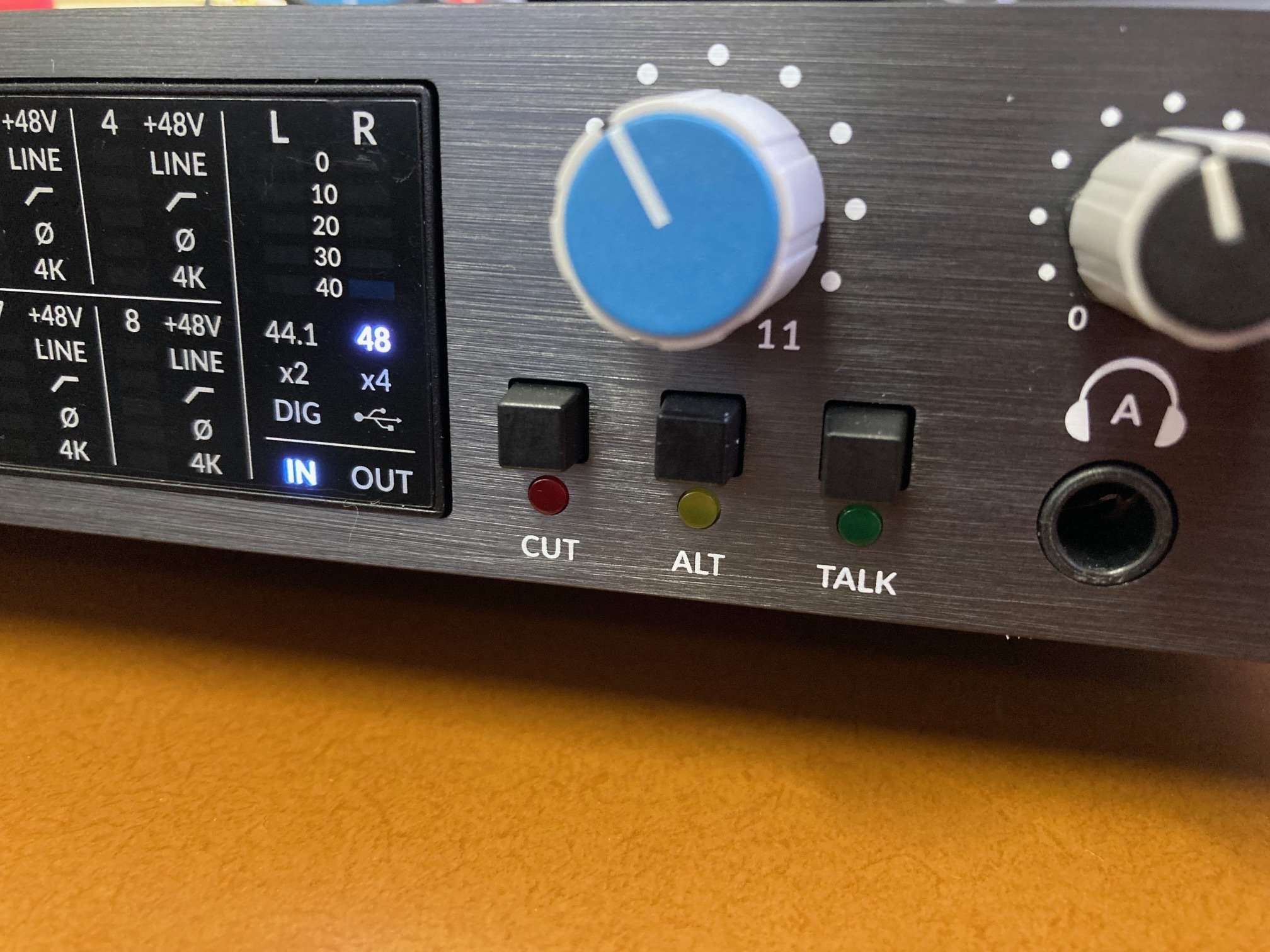 遂にフラッグシップ降臨！！ 26in 28out USB-C オーディオ