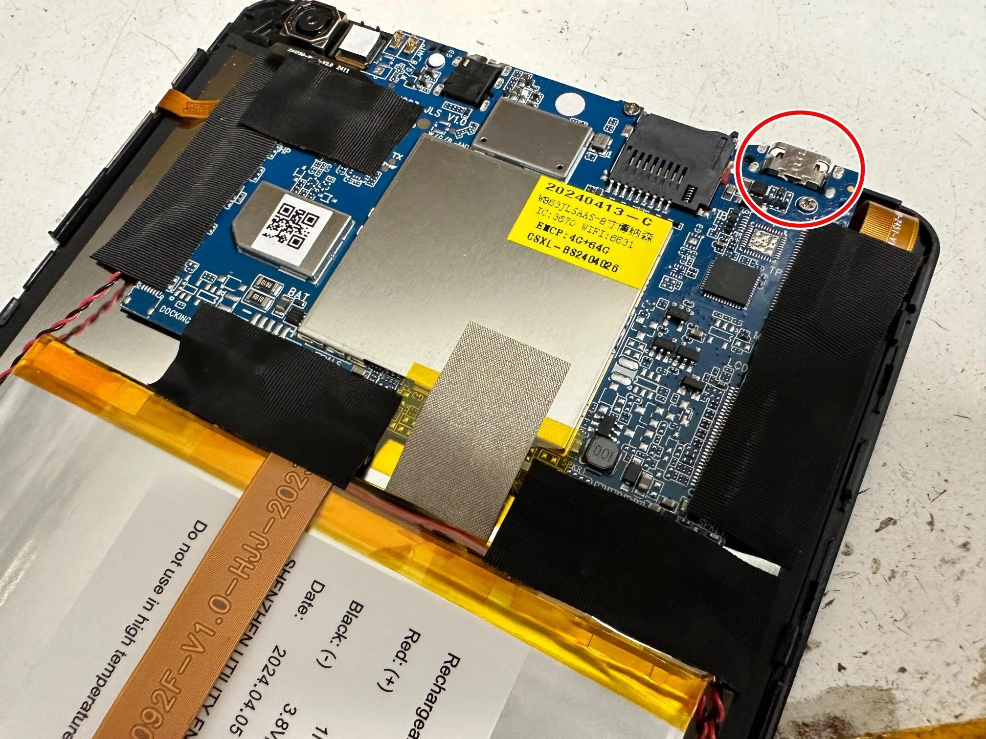 aiwaタブレットの充電口交換も郵送修理ポストリペアへお任せを！充電