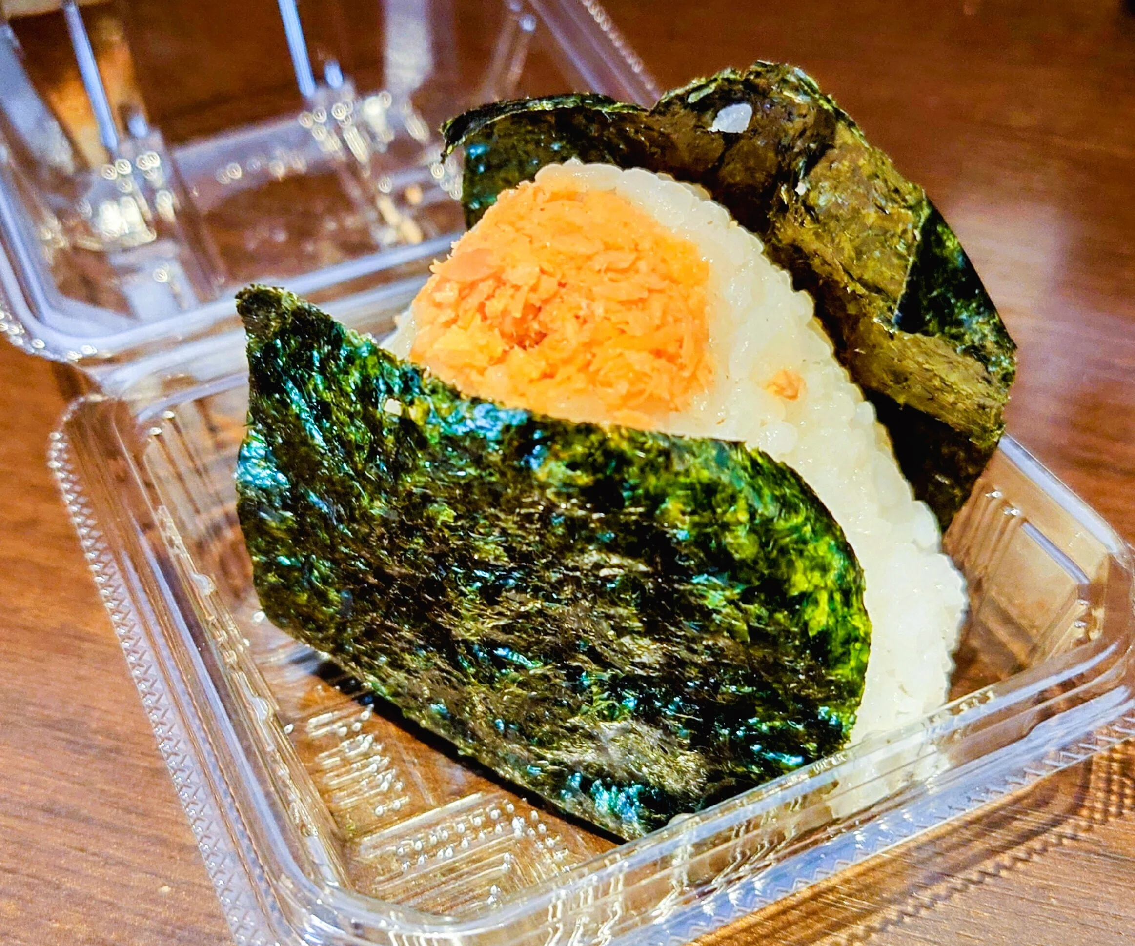 クラブ onigiri A Quick Onigiri Before Takeoff / Haneda Airport 