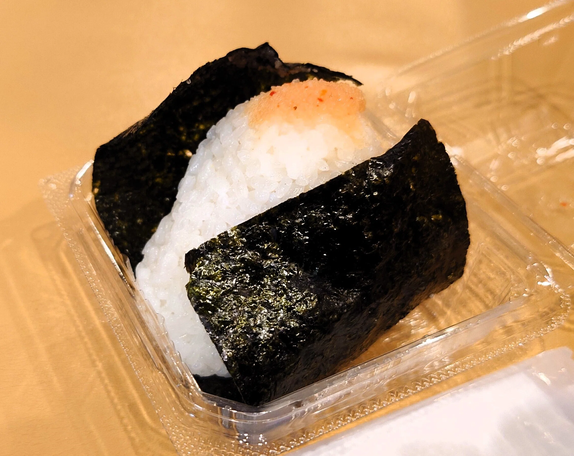 A Quick Onigiri Before Takeoff / Haneda Airport 