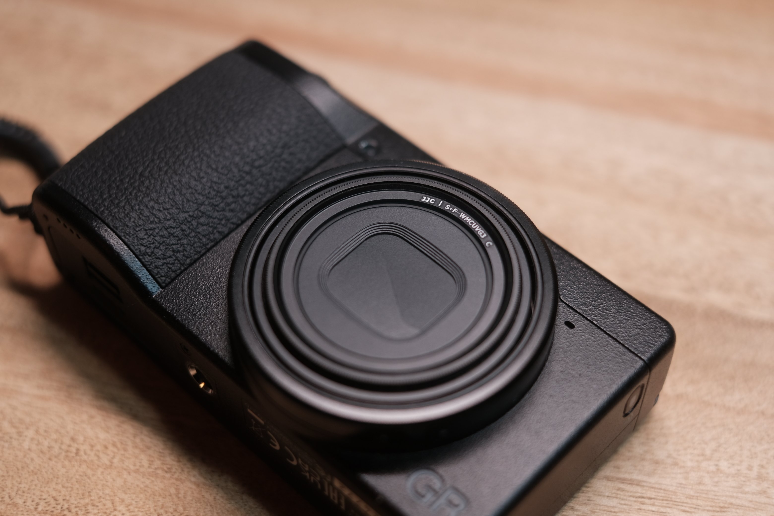 GRIIIxを半年使ってわかった！無いと困る必需品4つ｜かばたか