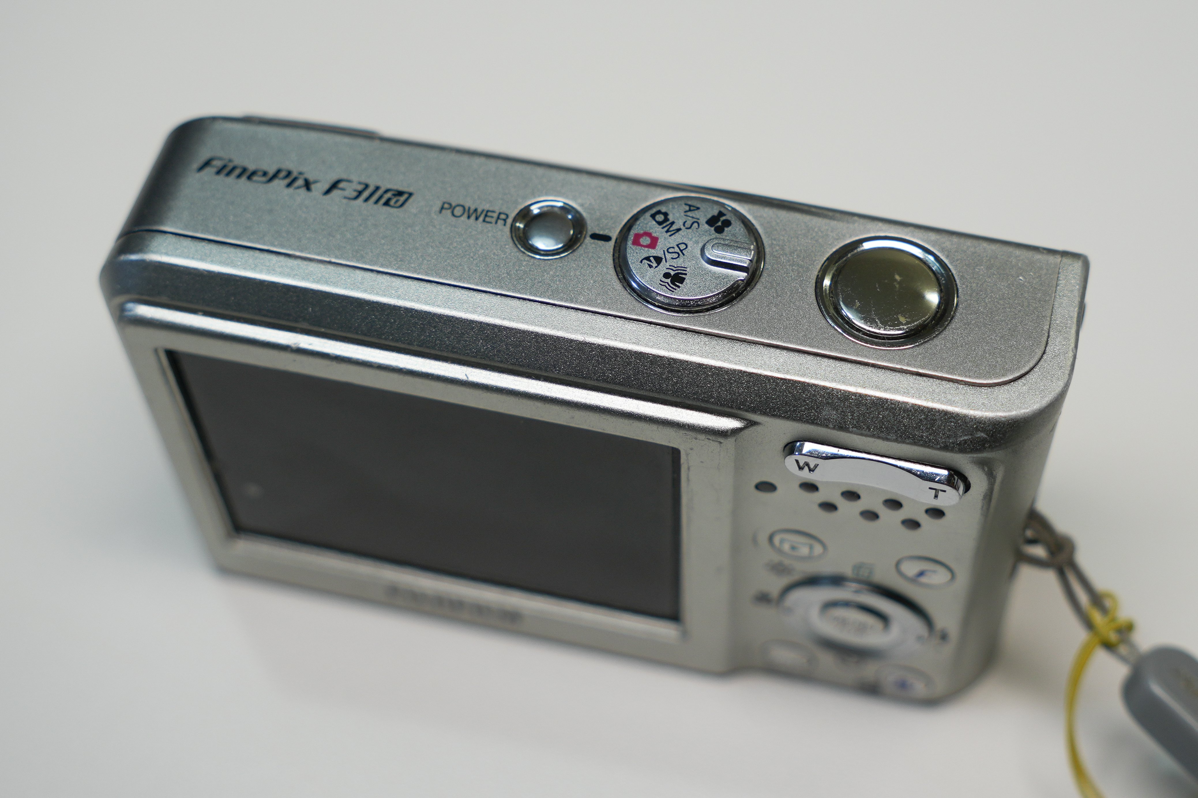 レビュー】ずっといいカメラ。富士フイルム FinePix F31fd｜物欲