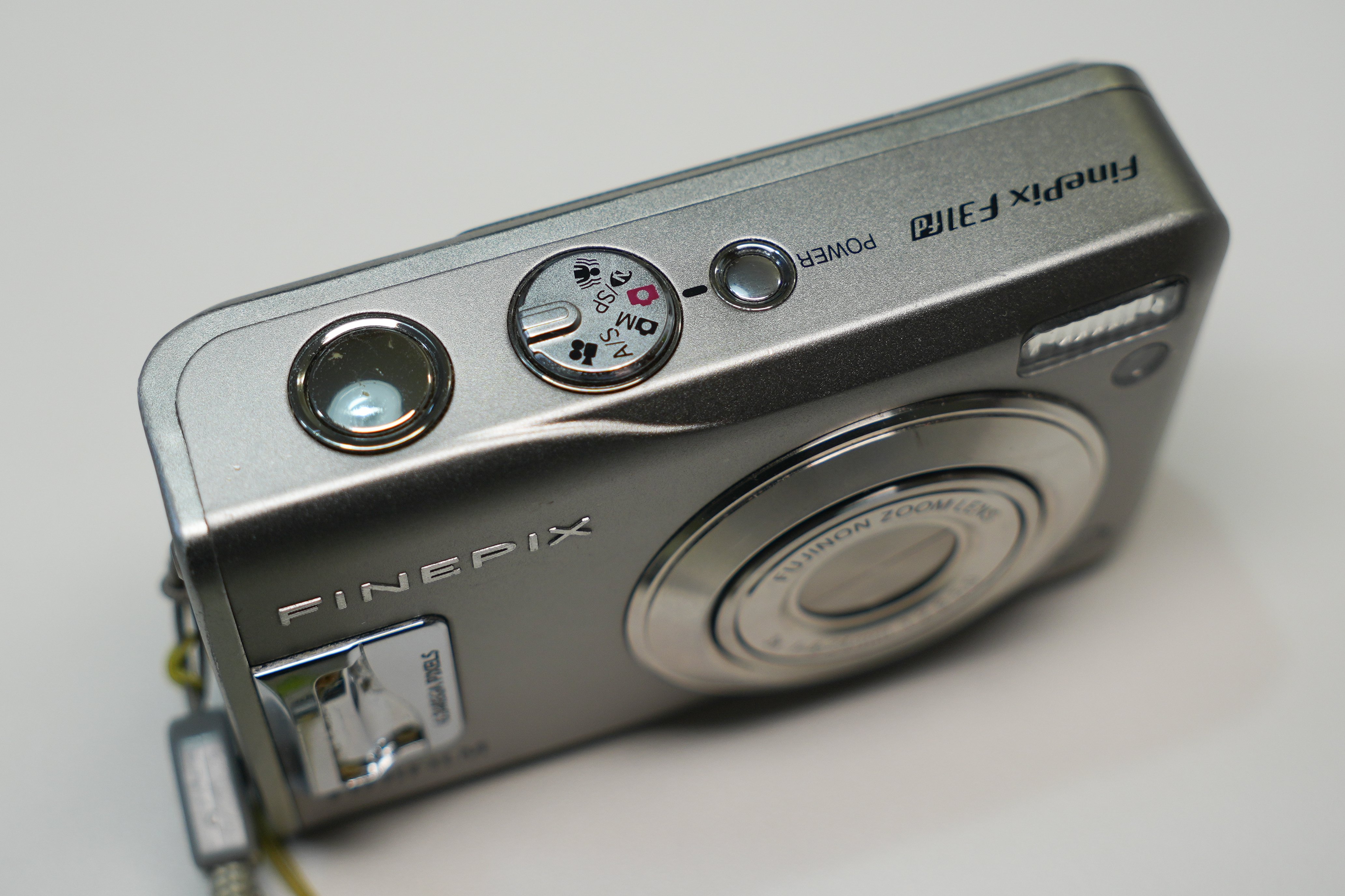 レビュー】ずっといいカメラ。富士フイルム FinePix F31fd｜物欲