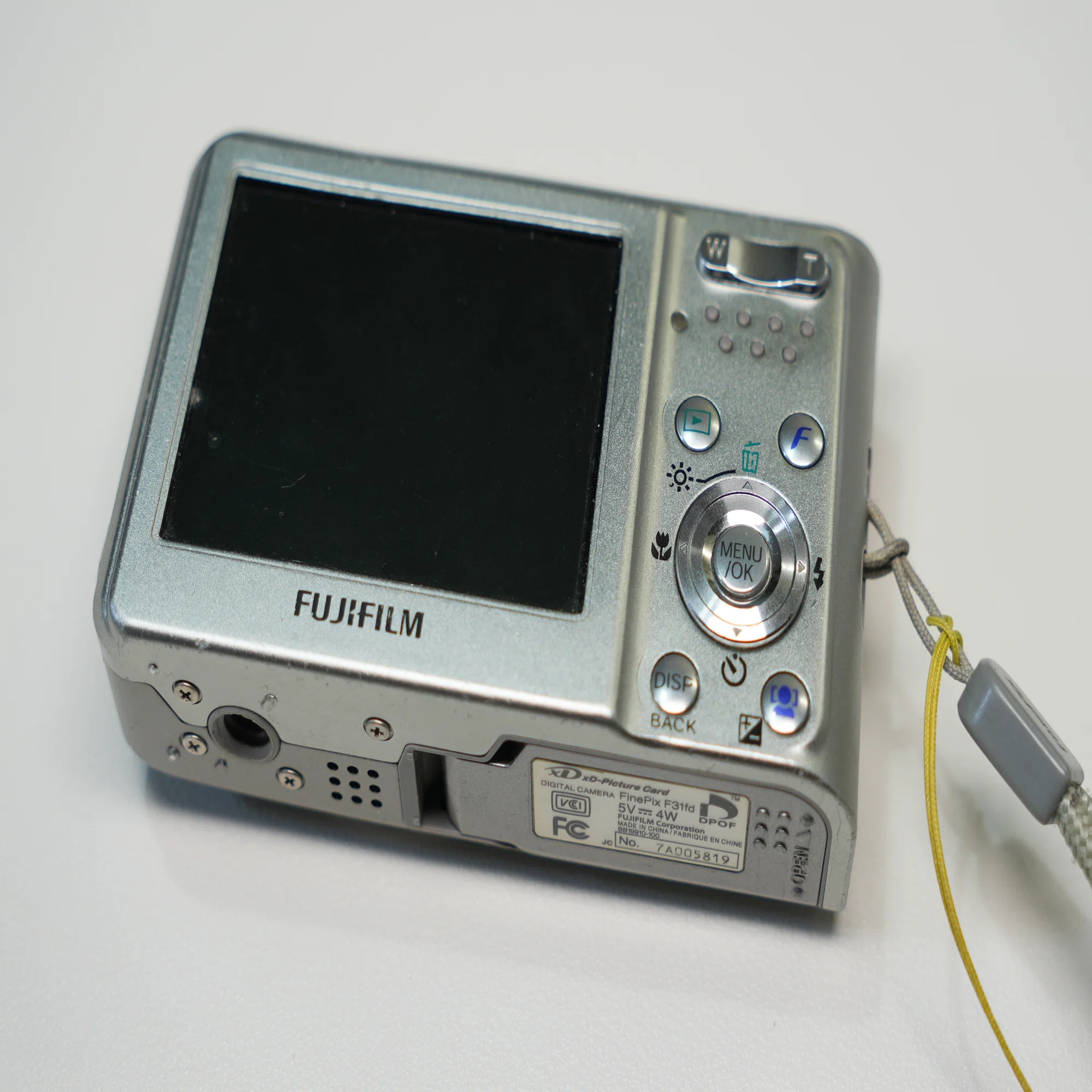 レビュー】ずっといいカメラ。富士フイルム FinePix F31fd｜物欲名古屋 