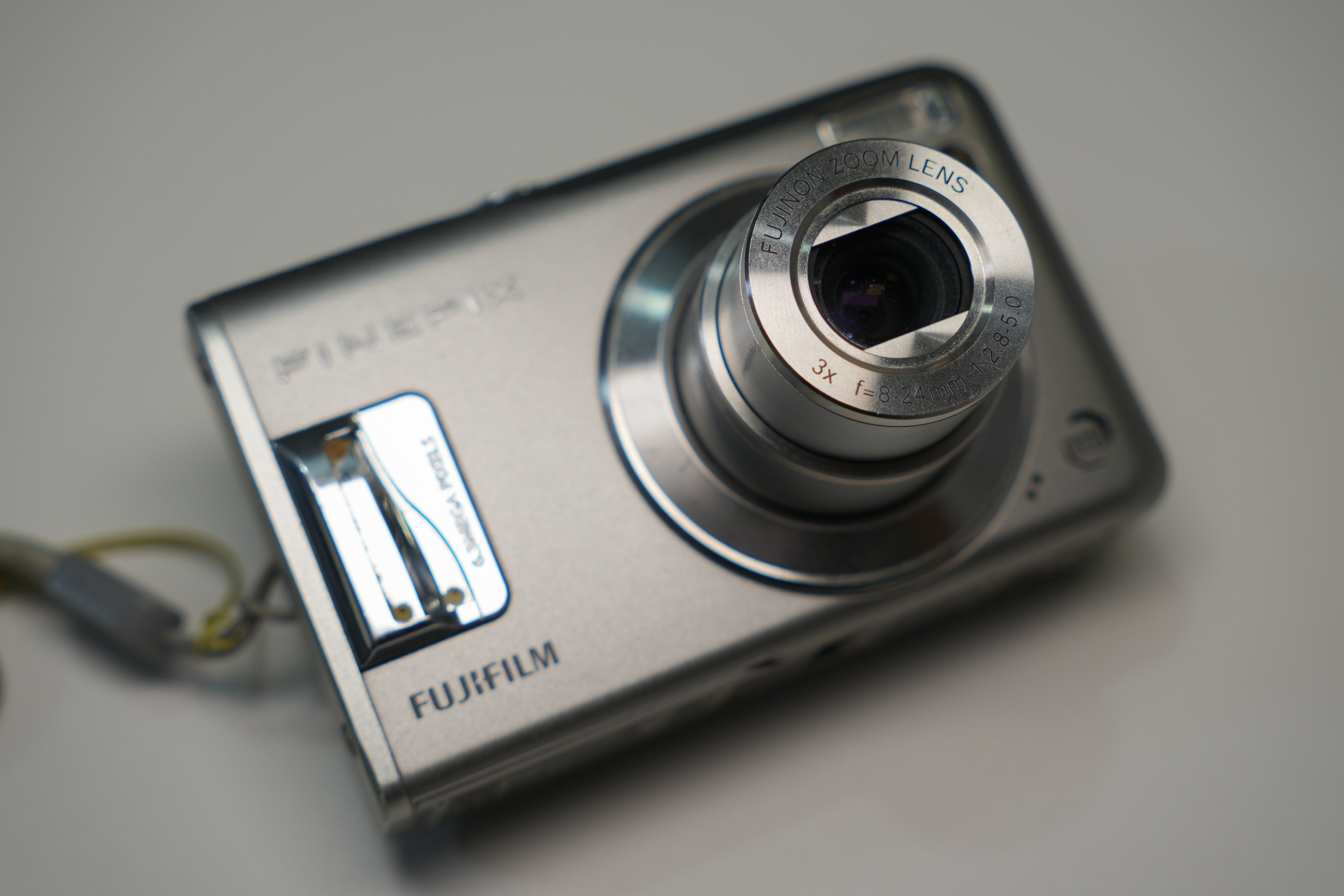 【ほぼ新品】FUJIFILM FinePix F31fd デジカメ 富士フイルム Amazon | FUJIFILM デジタルカメラ FinePix F31fd | コンパクト 通販