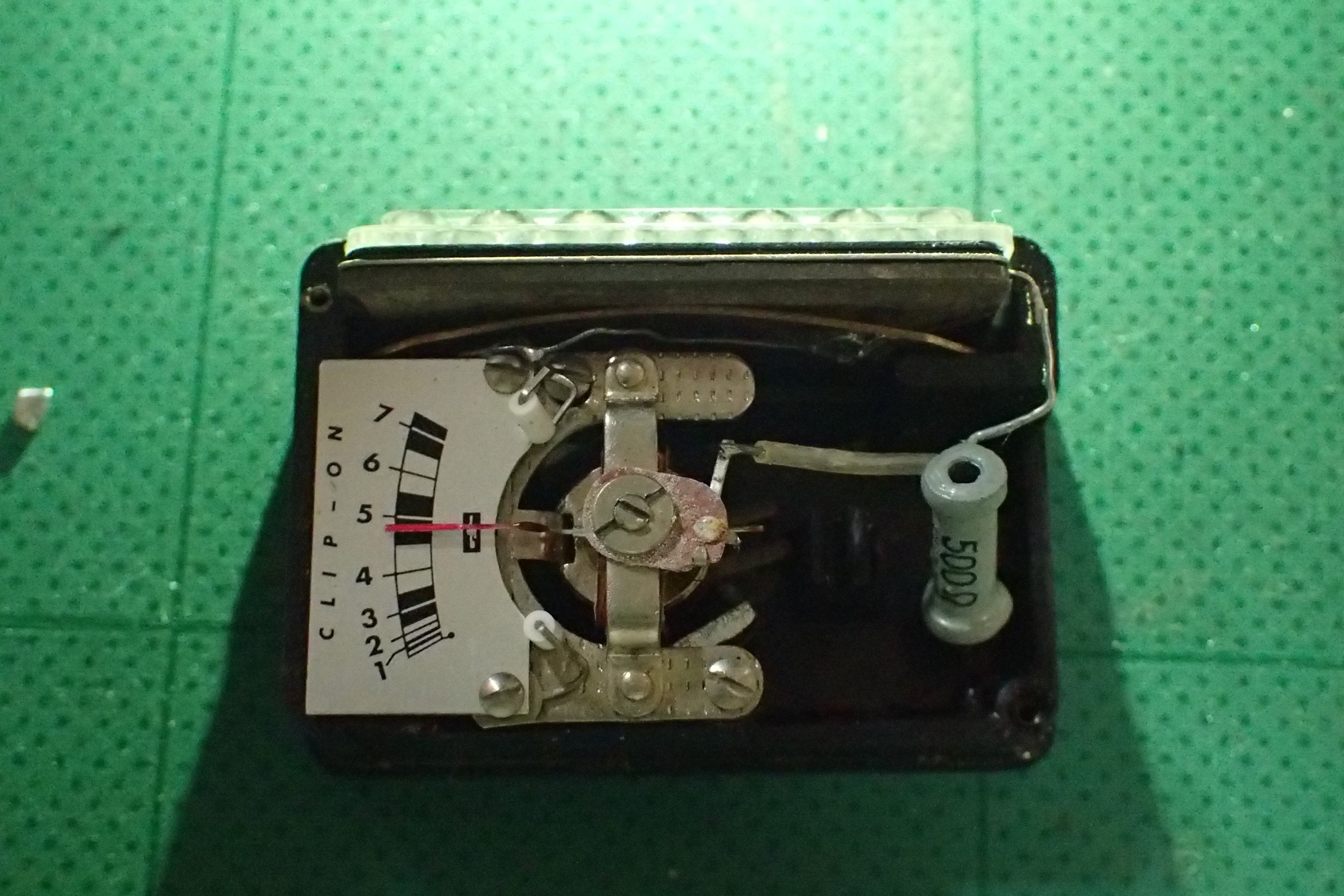 68年前の露出計を改造して遊ぶ｜ponchan