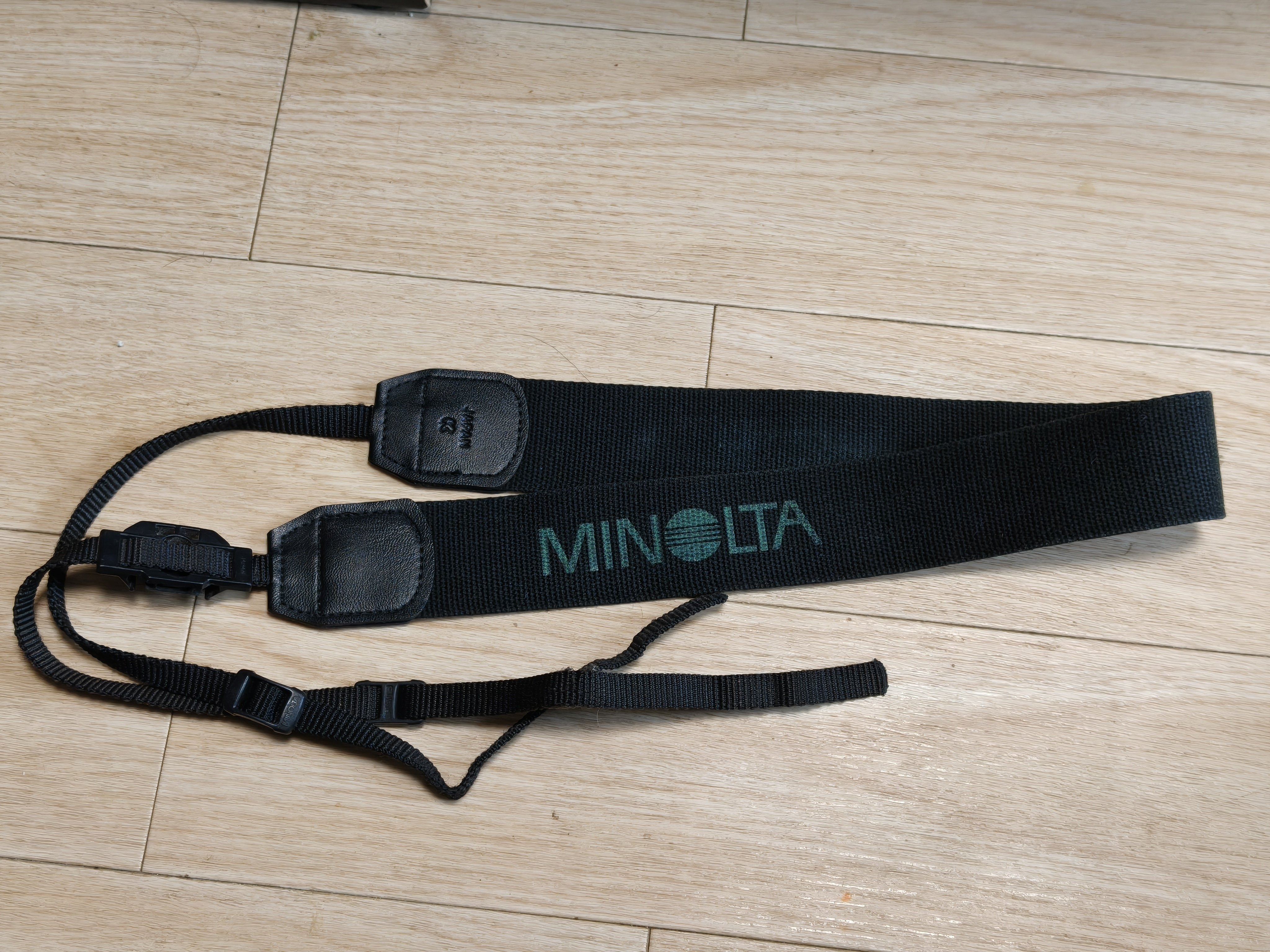【美品】オオサワ i シリーズ BC管「新品ストラップ」はオマケ❗️ カメラ】OM-1markⅡにミノルタのストラップってなんでやねん｜h_栗林