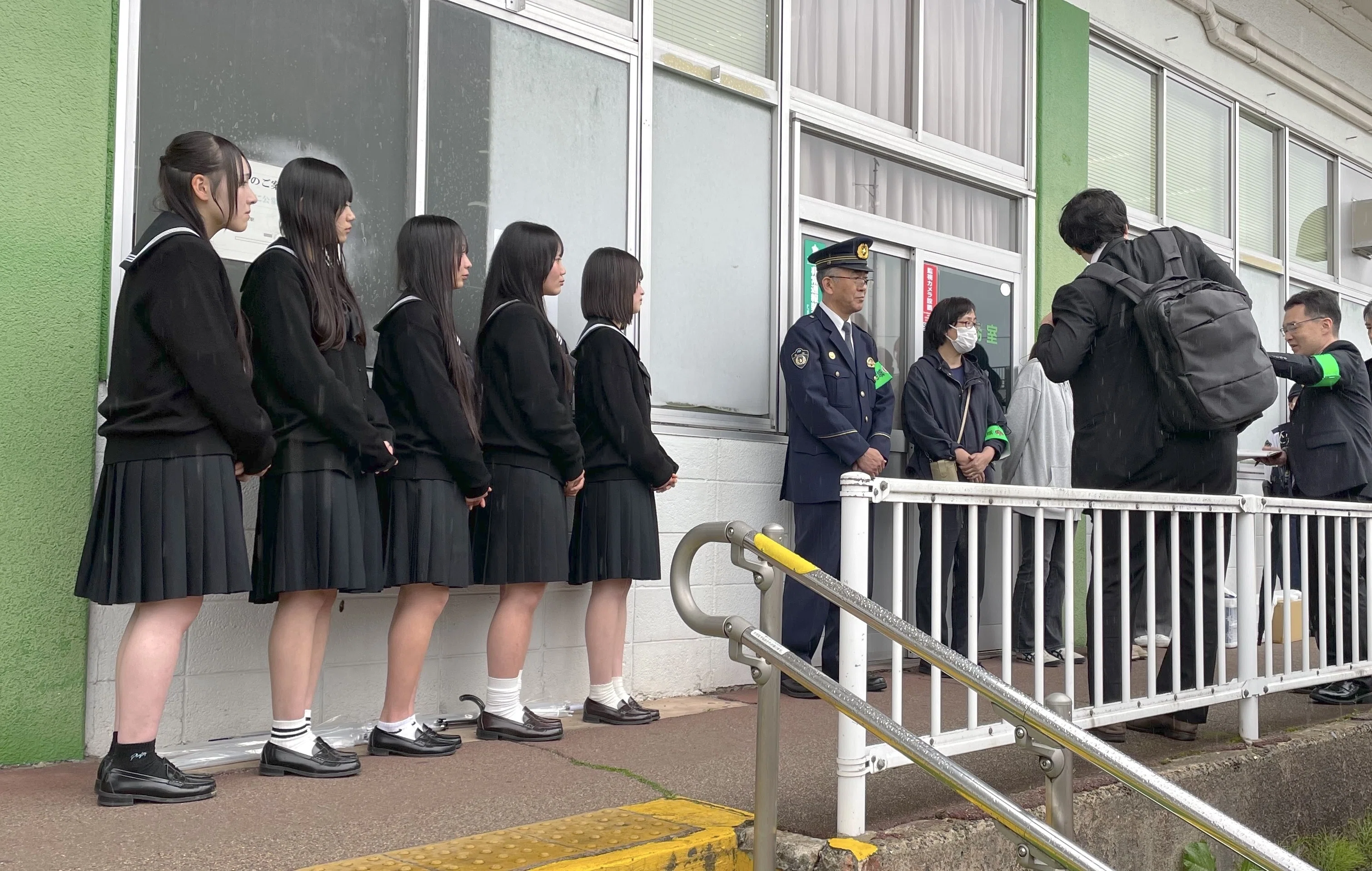 生徒発信#04】「ちかん・盗撮防止広報活動」してきました｜新潟県立