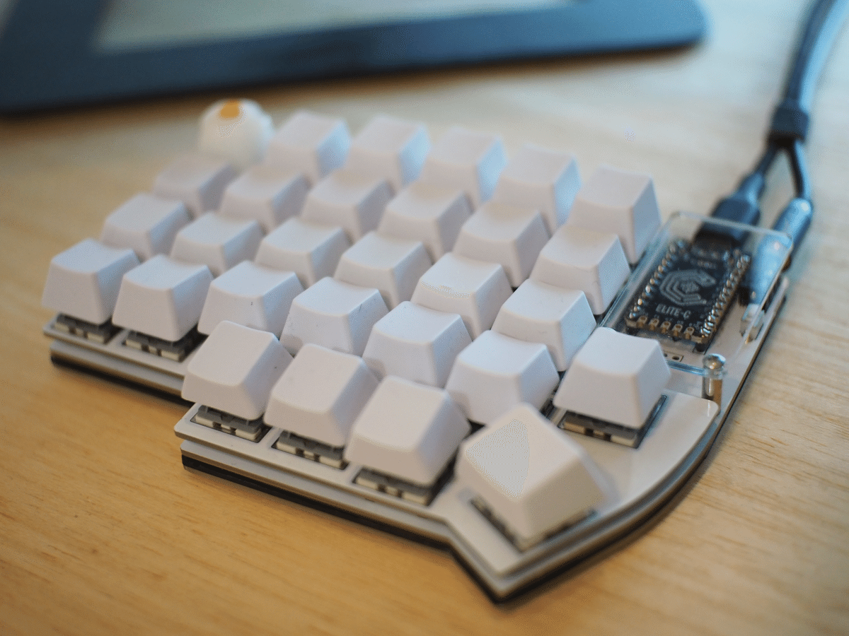 omuken poached-eggs キーボード poached-eggs | かわいさと実用性を兼ね備えた無線分割キーボード