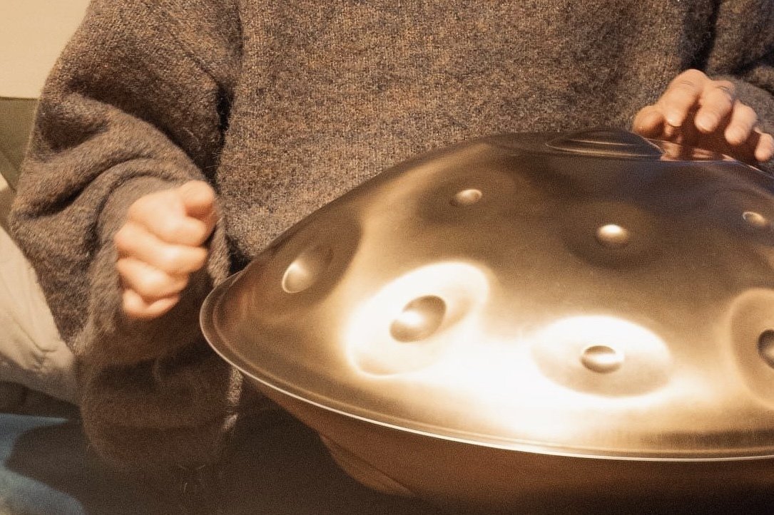 ハンドパンとは？楽器なの？｜REO MATSUMOTOのハンドパンジャーニー