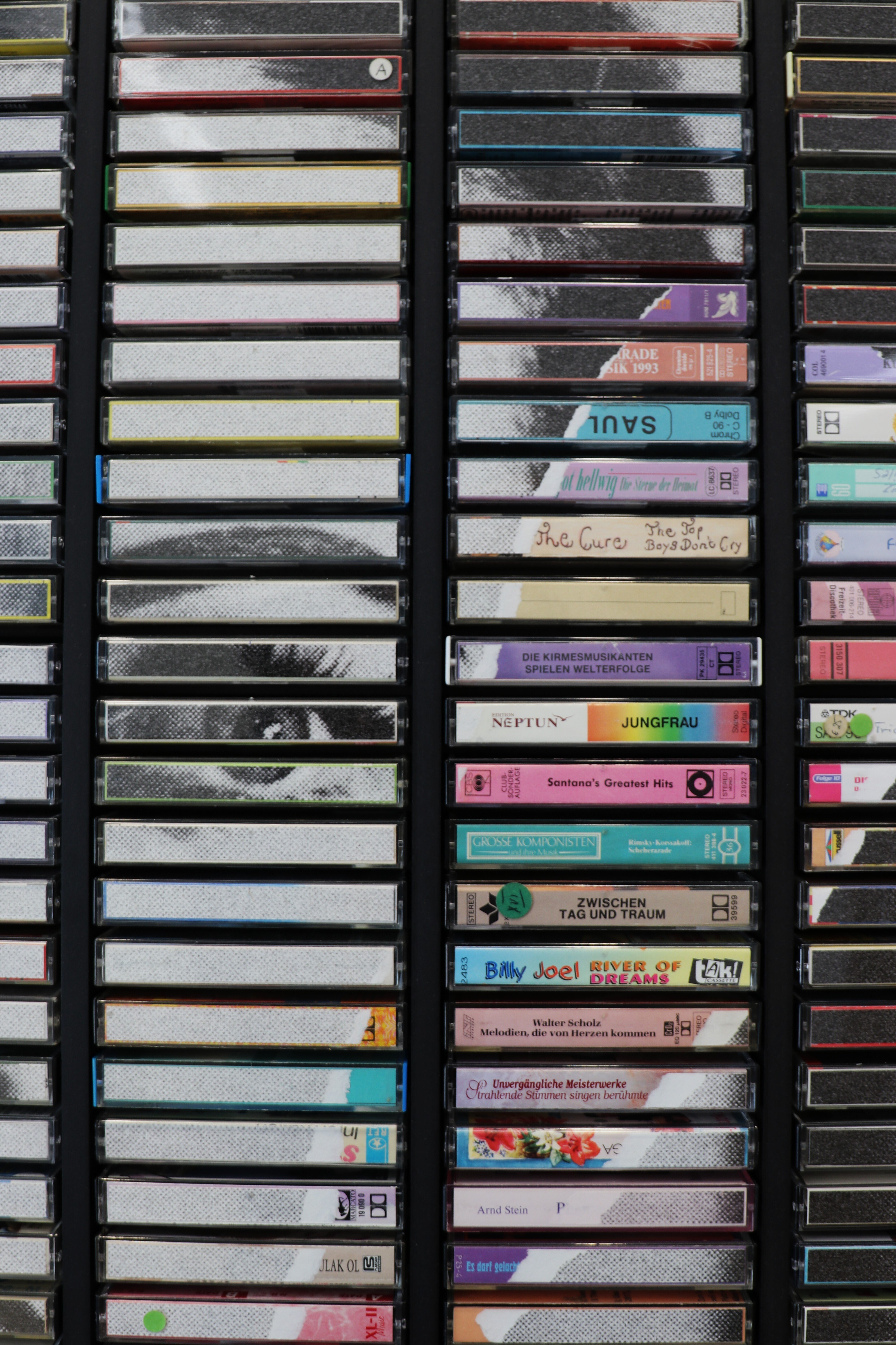 耳に音楽が響いてくる空間で -Gregor HILDEBRANDT [Cherries Bloom in