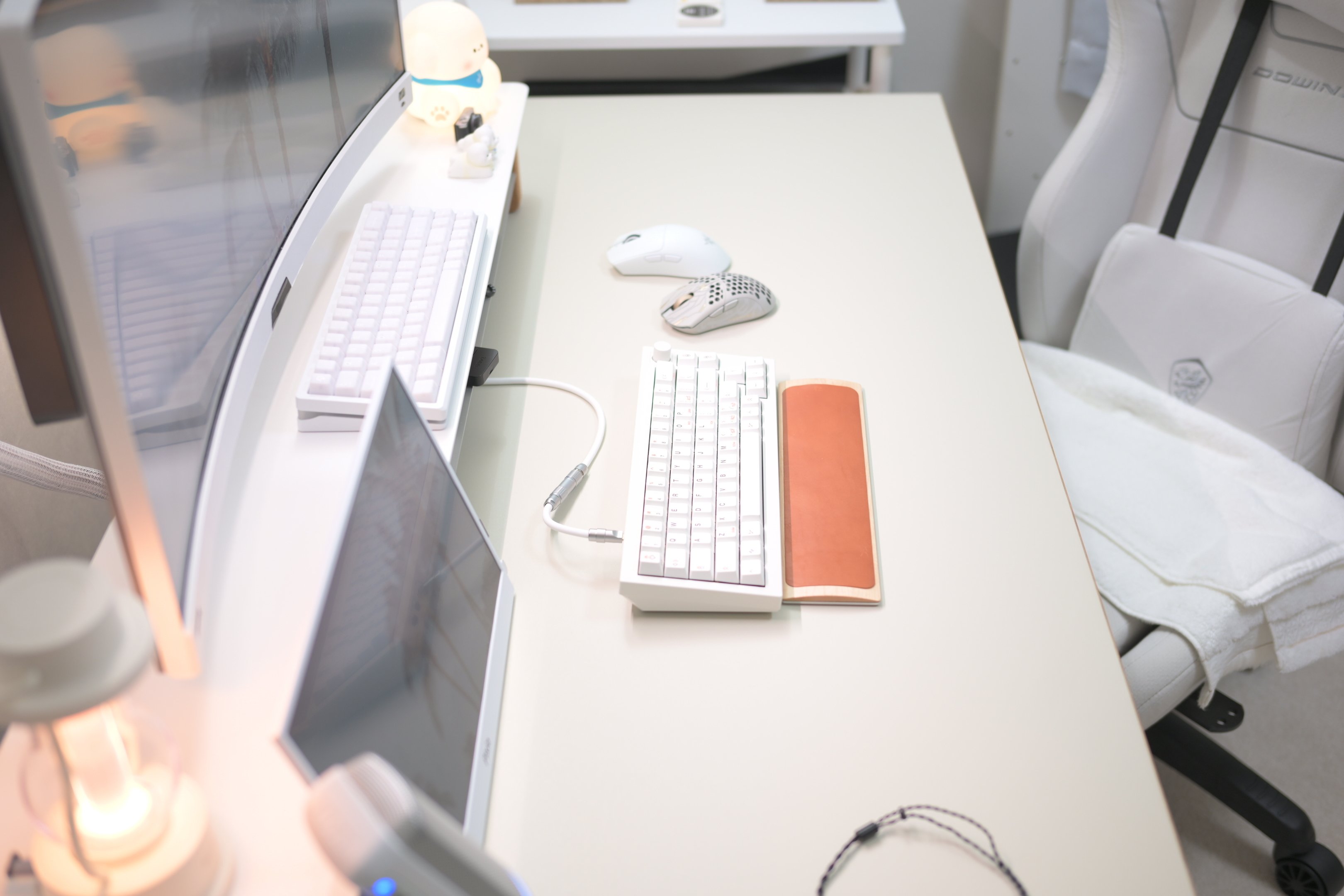 リノリウム天板】デスク大幅アップデートをしました！｜まち