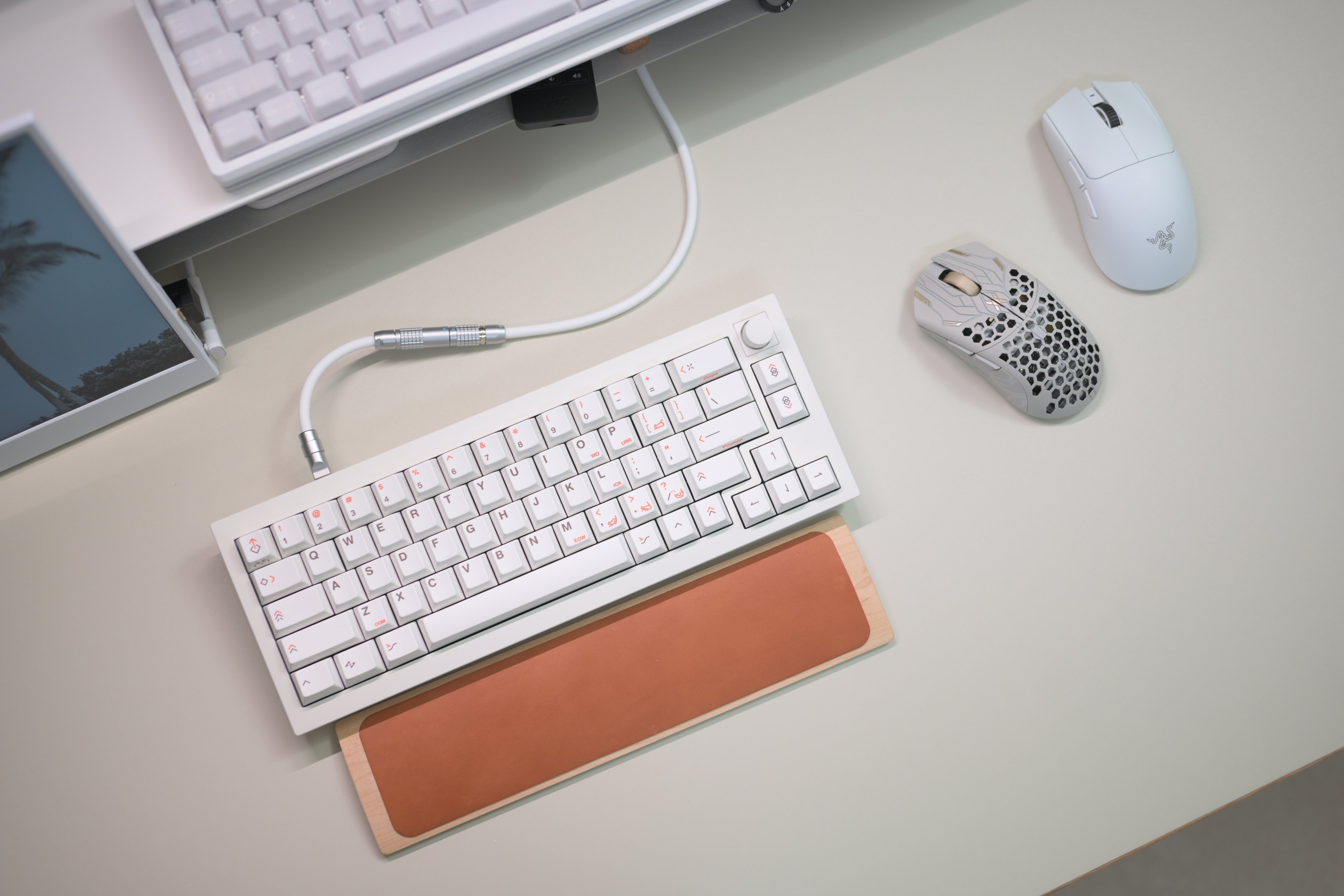 リノリウム天板】デスク大幅アップデートをしました！｜まち