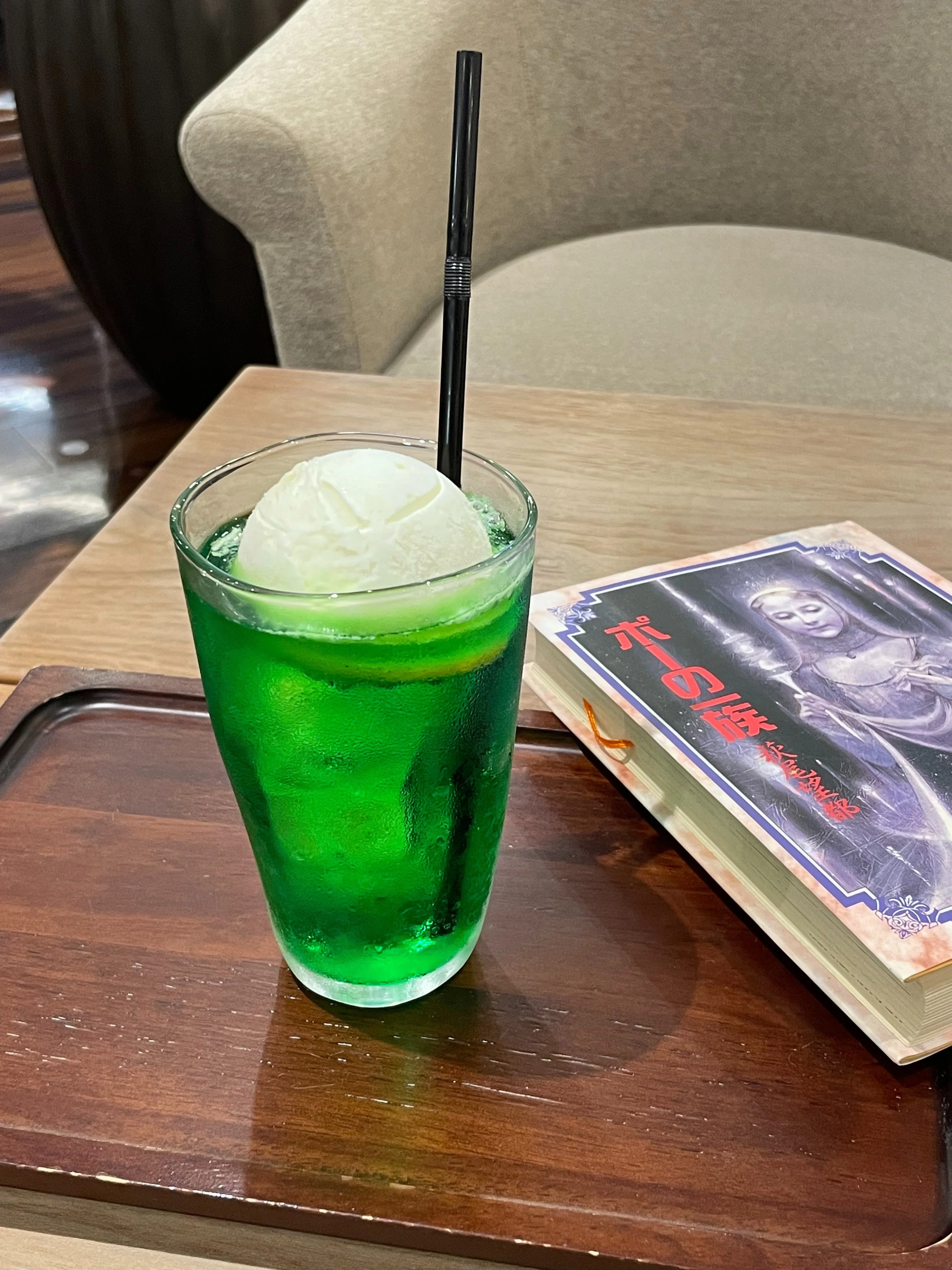甘くないクリームソーダってどんな味？｜金澤文豪カフェあんず