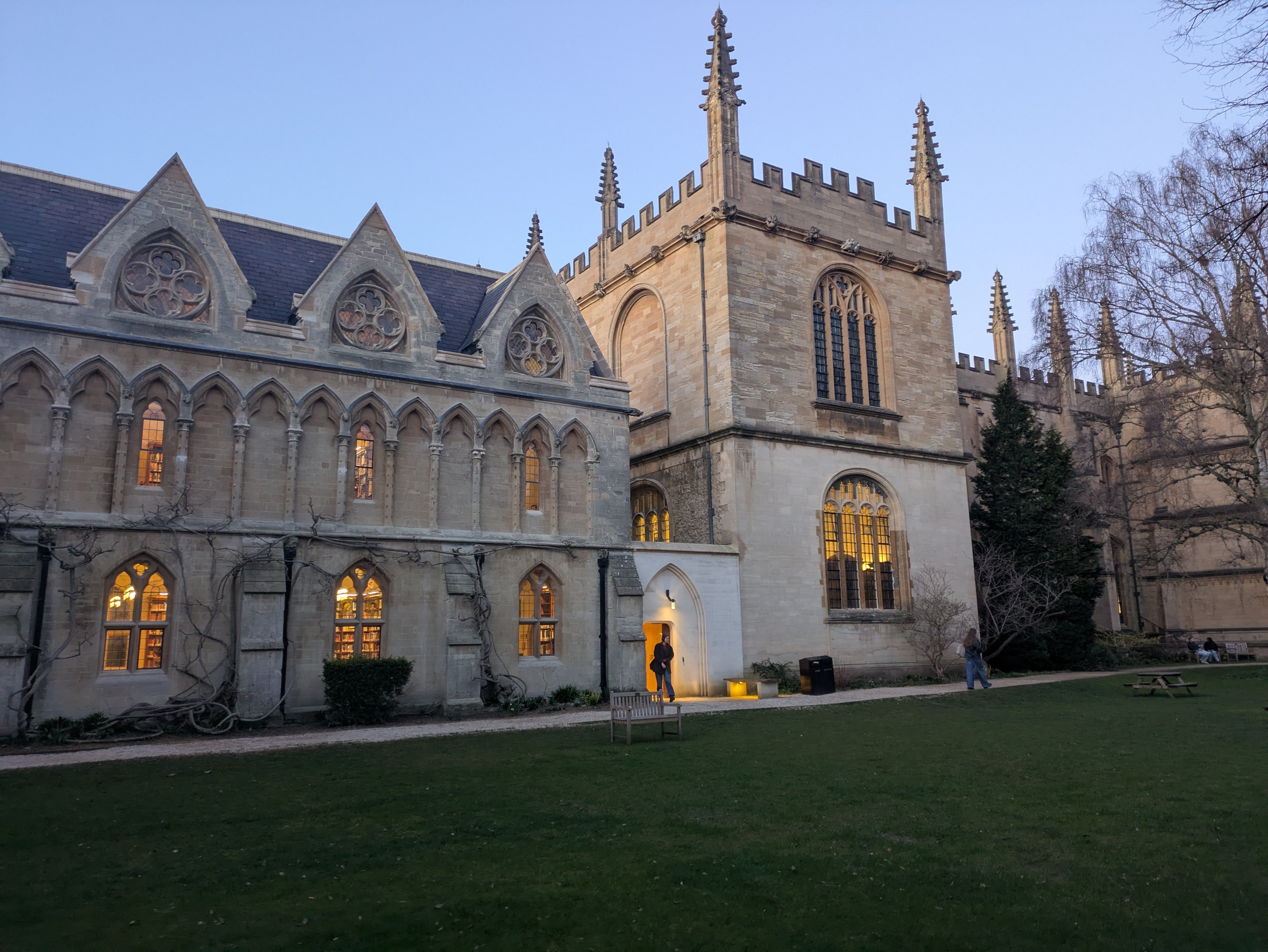オックスフォード大学カレッジの福利厚生とは？？_Exeter Collge