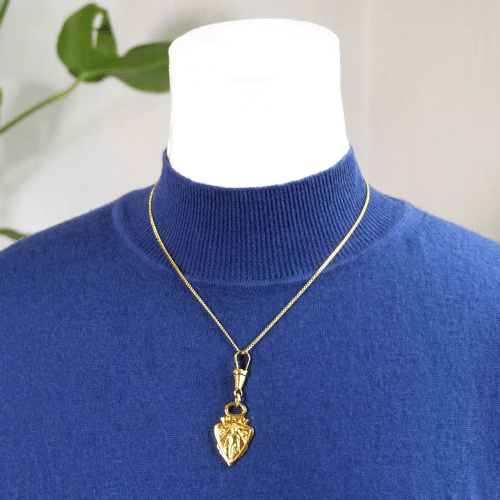 ゴールドクレストのネックレス