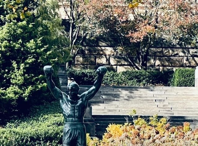 映画ロッキー　銅像レプリカ 映画ロッキー 銅像レプリカ Amazon.co.jp: ロッキーバルボア 12インチ