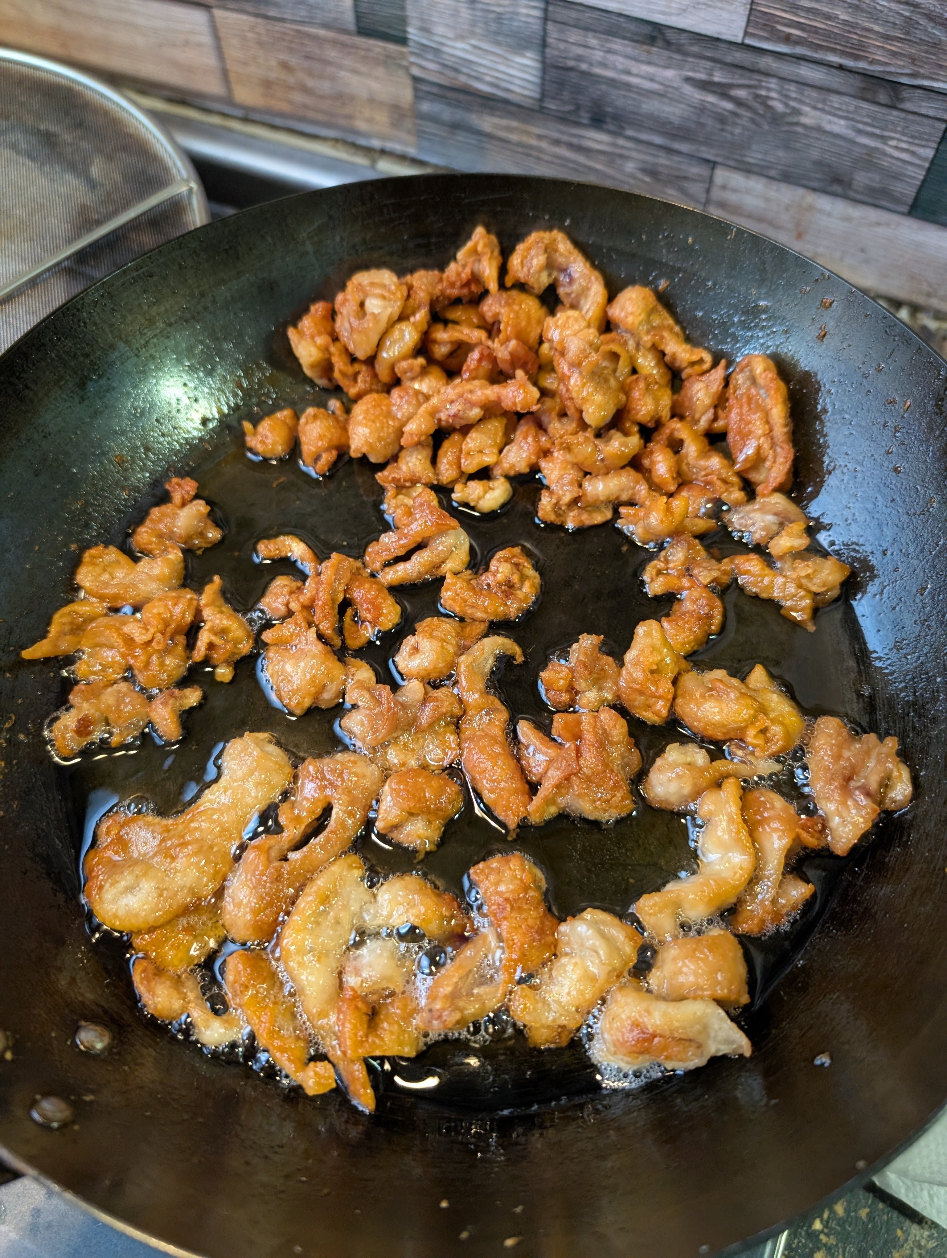 鉄フライパンでもくっつかない】鶏皮で作る！鶏油（ちーゆ
