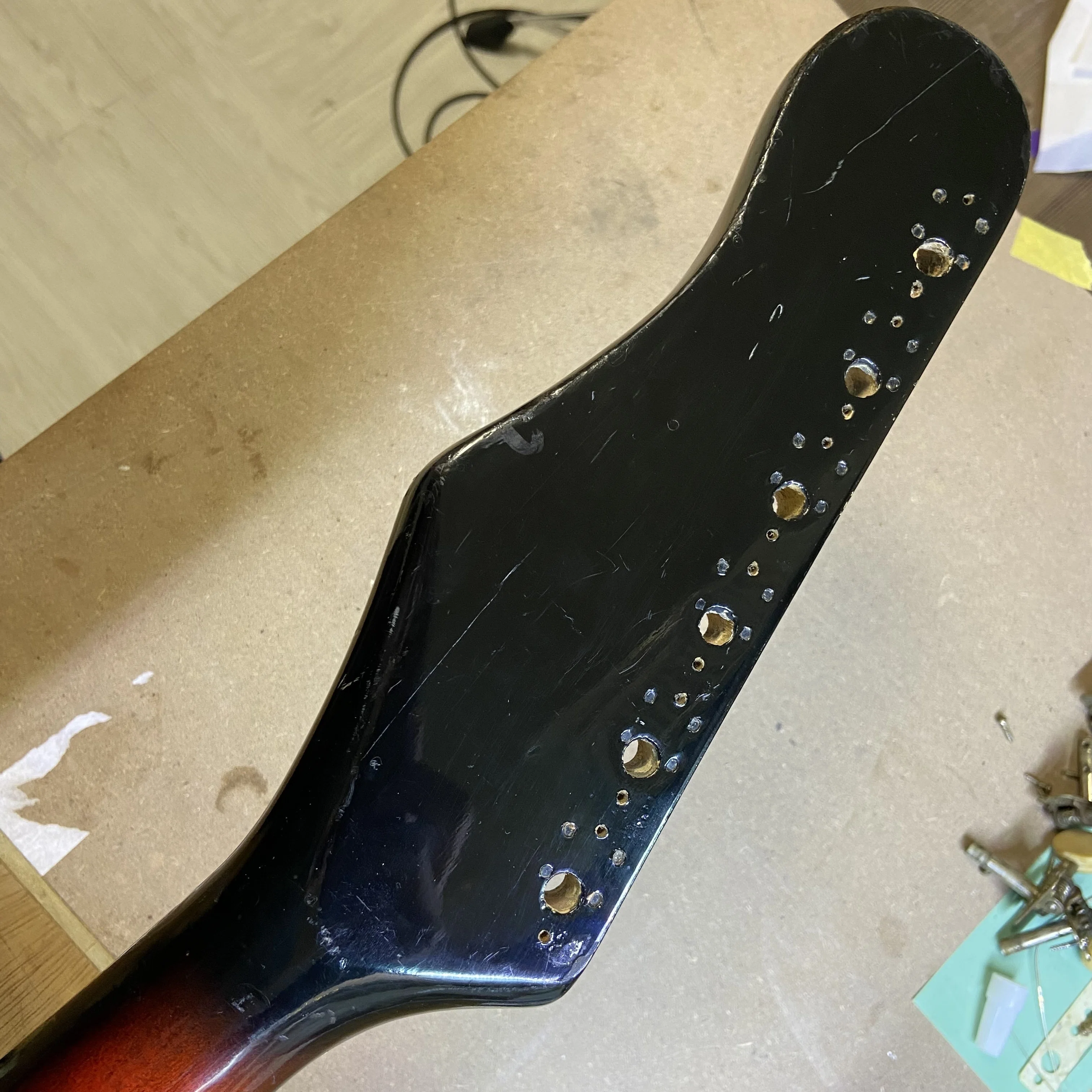 ビザールギターの修理とオリジナルパーツ｜Bridge Guitars