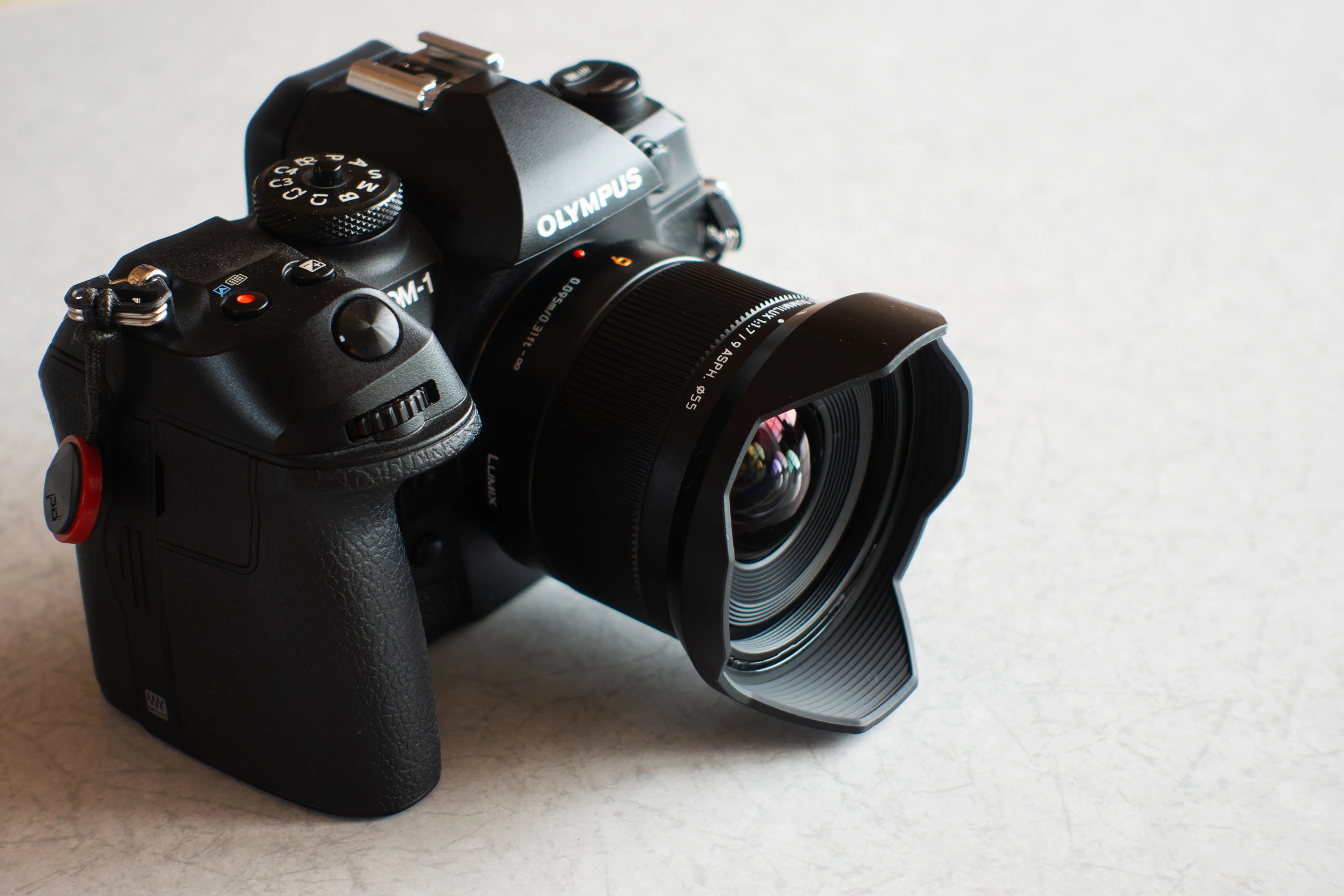 またまた神レンズ】“ライカ”という選択肢〜LUMIX LEICA DG SUMMILUX またまた神レンズ】“ライカ”という選択肢〜LUMIX LEICA DG SUMMILUX