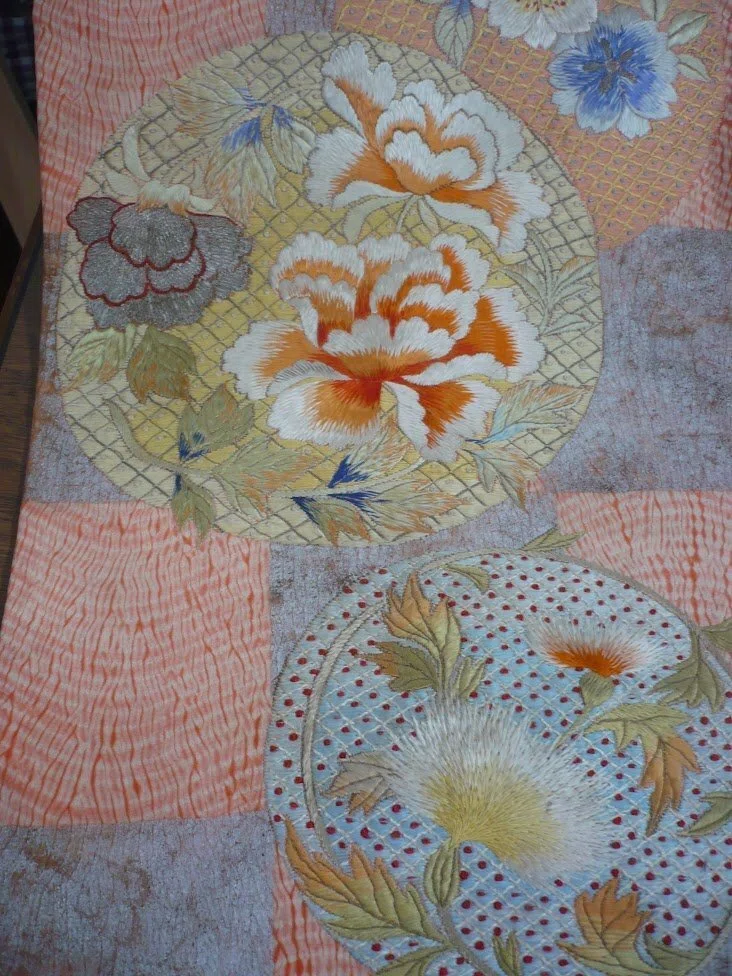 鑑賞しよう！（その1）薊に牡丹文様絞りに刺繍帯・技法解説｜昭和