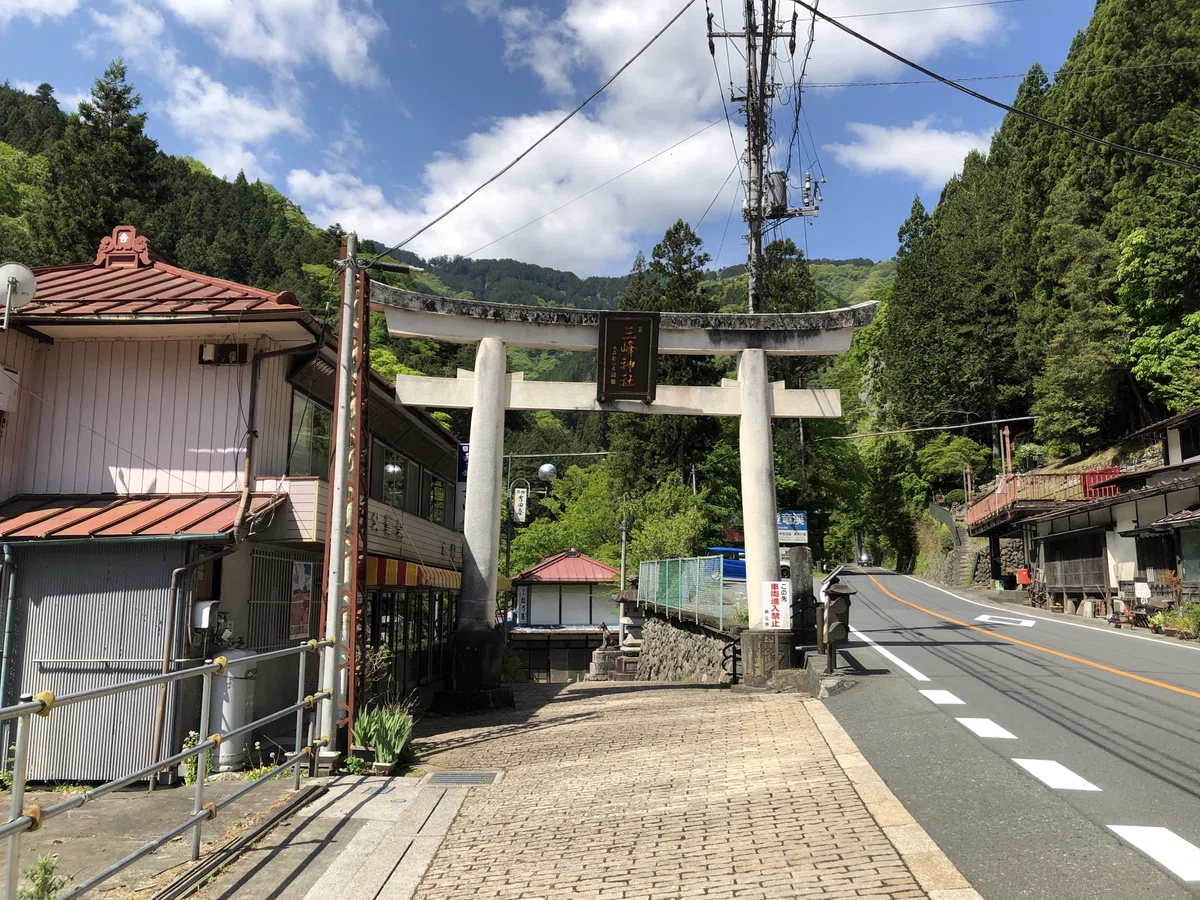 三峯神社の鳥居（一ノ鳥居）