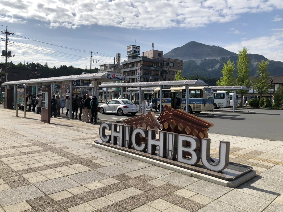 駅前のバス乗り場
