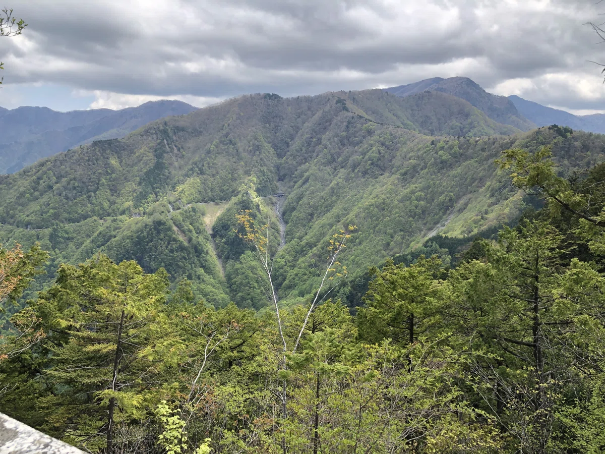 三峯神社の奥の院からの景色（登ってきた側）