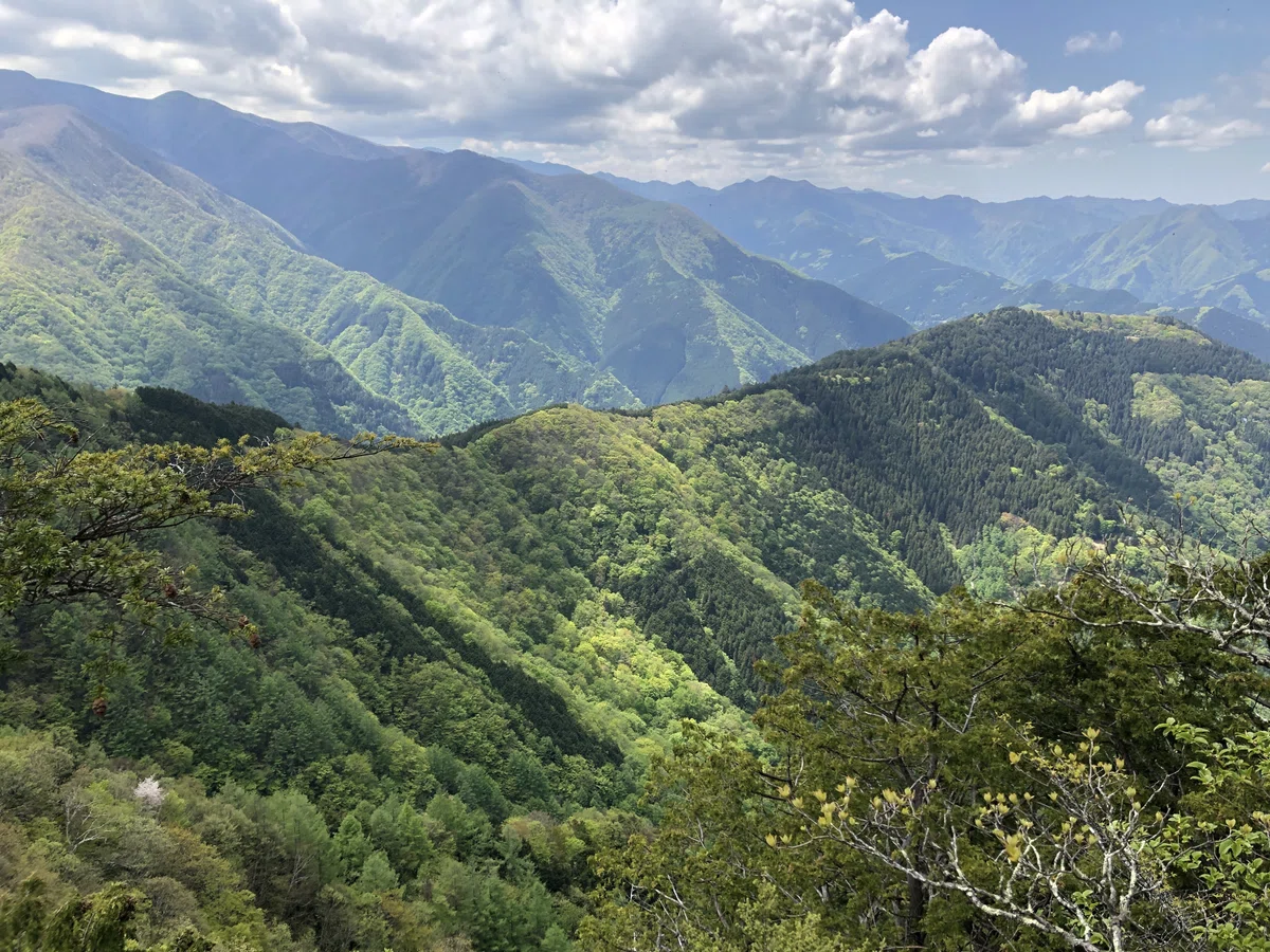 三峯神社の奥の院の少し先にあるビューポイントからの景色