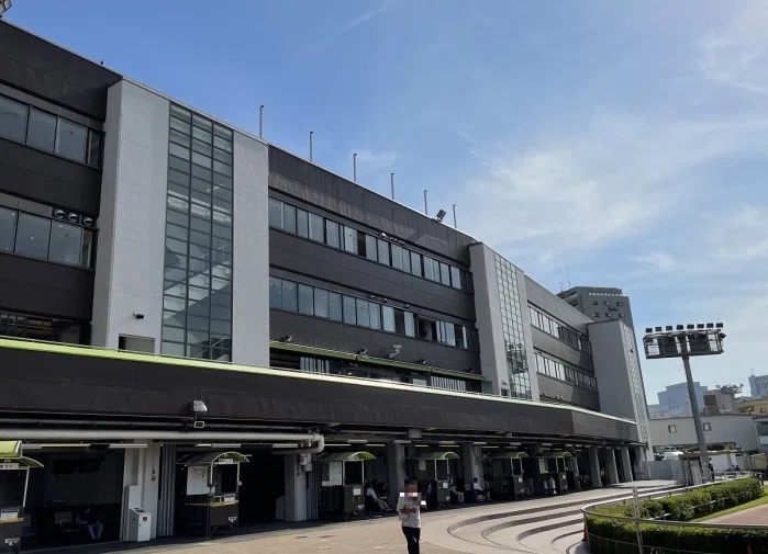 川崎競馬場1号スタンド