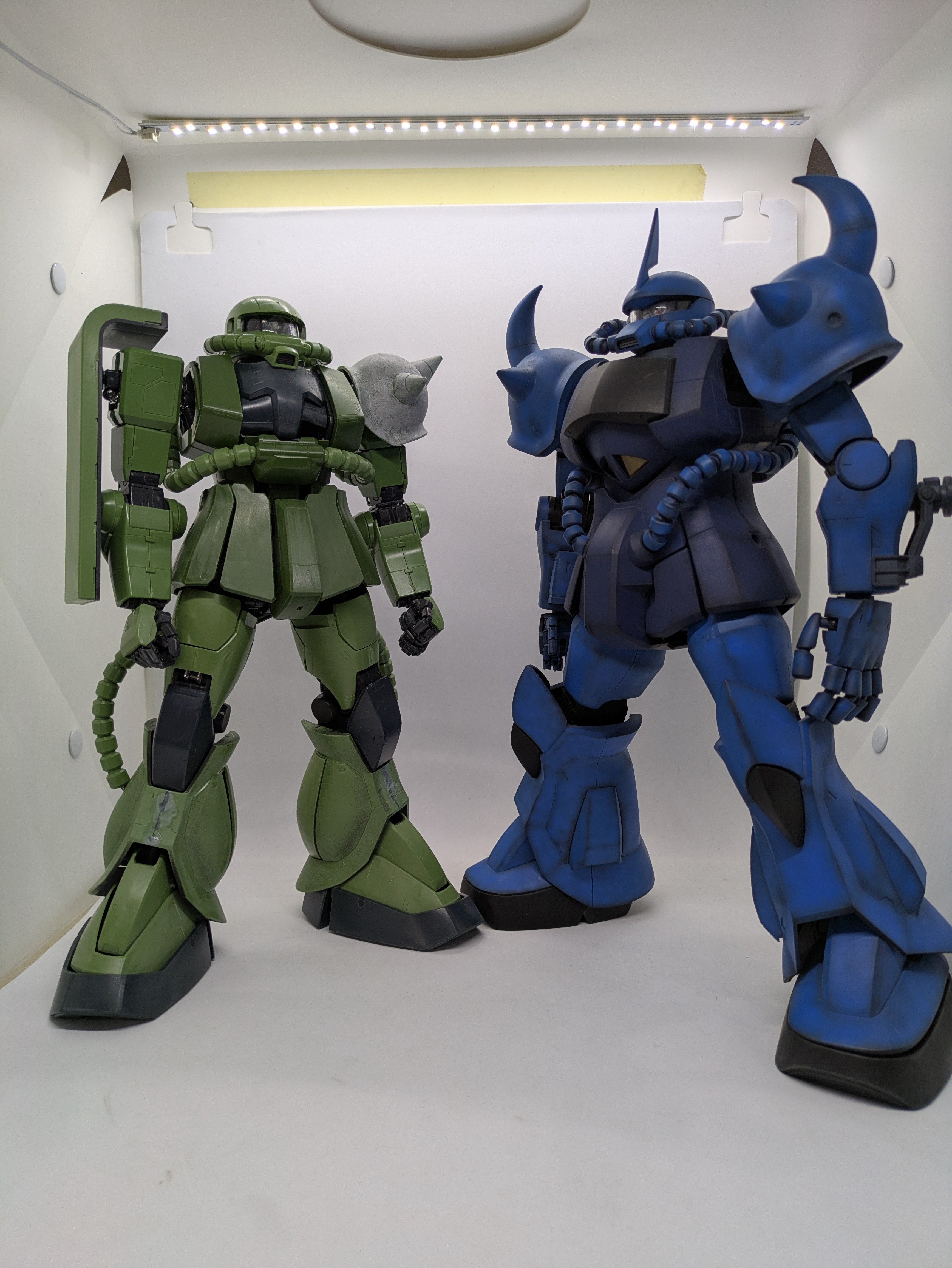 HY2M グフ 1/60 哀戦士 ランバラル グフ カラー塗装 サーベルLED