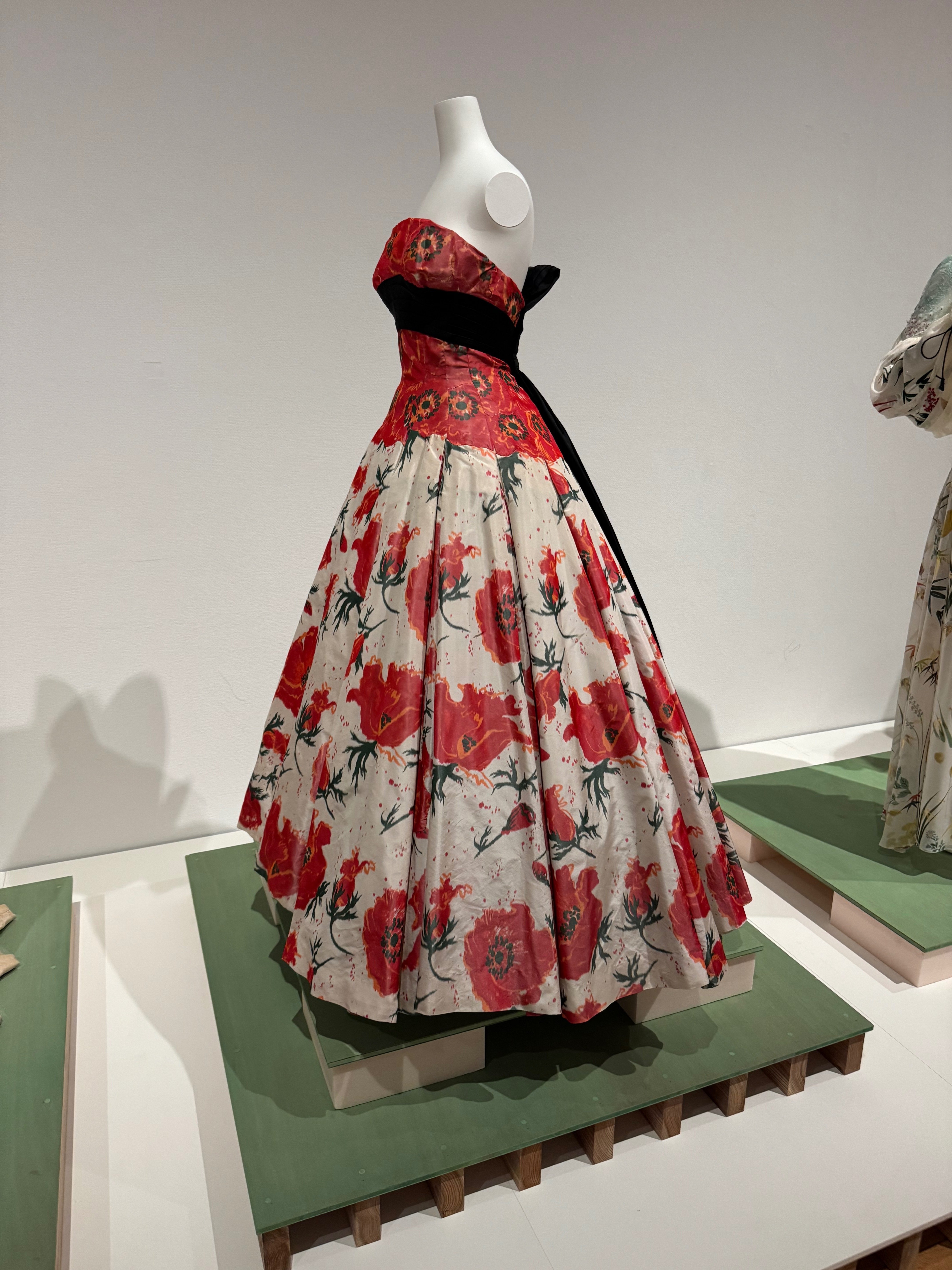 新素材新作 変な服がいっぱい見れる！が、展示案内とかわけわからん その他