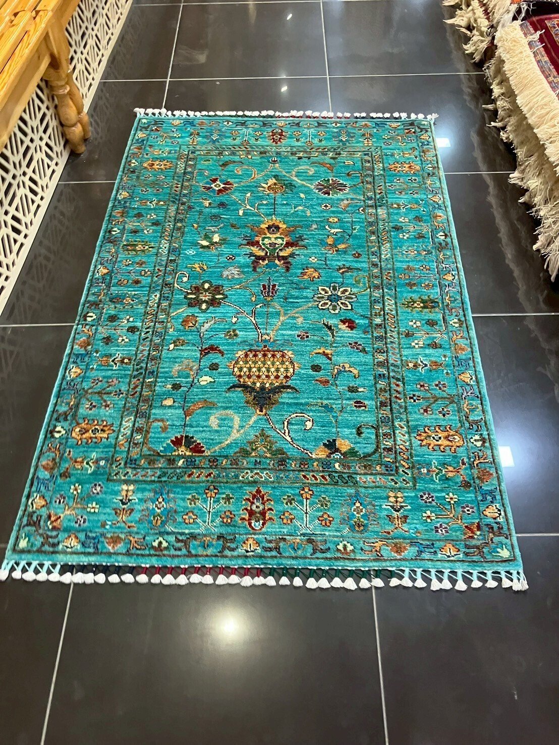 ウズベキスタン ブハラで本気の絨毯探し｜ひざピーポー