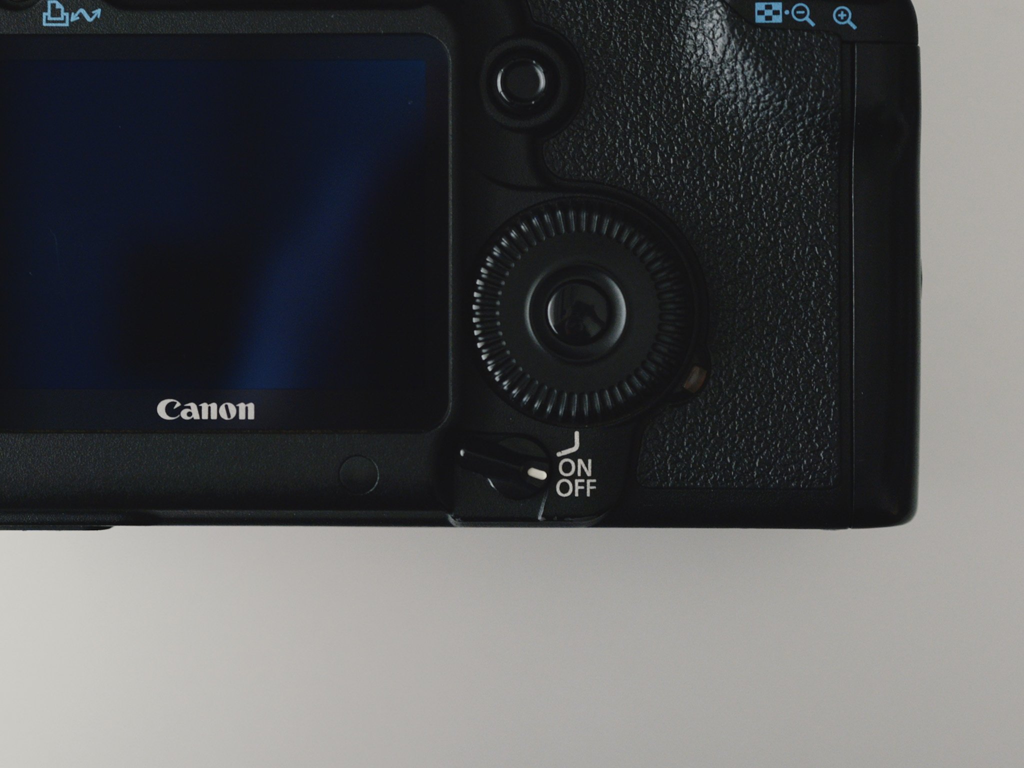 初めての一眼レフ機を購入【Canon EOS 5D markⅡ】：なぜ今この