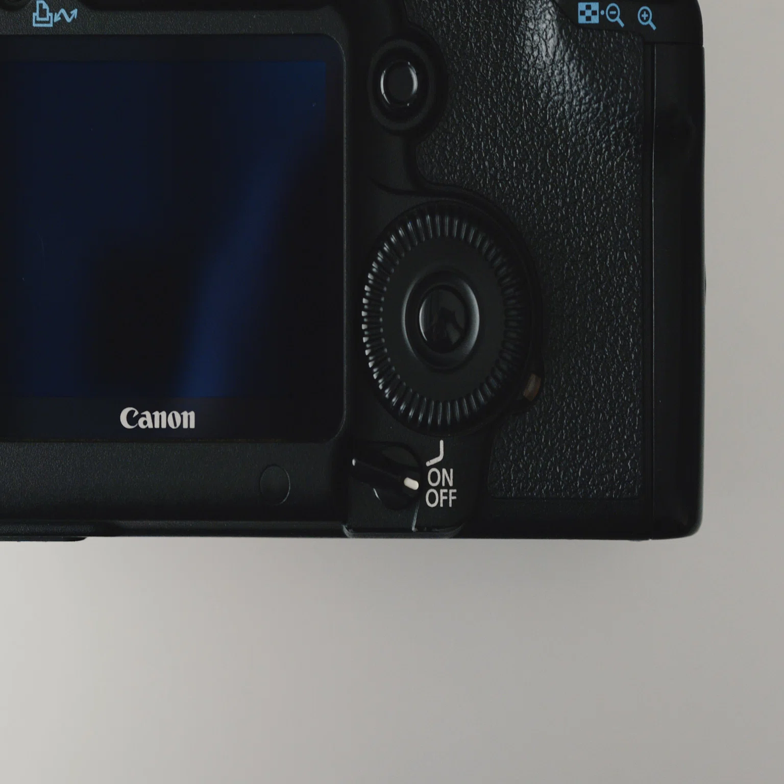 初めての一眼レフ機を購入【Canon EOS 5D markⅡ】：なぜ今このカメラ 