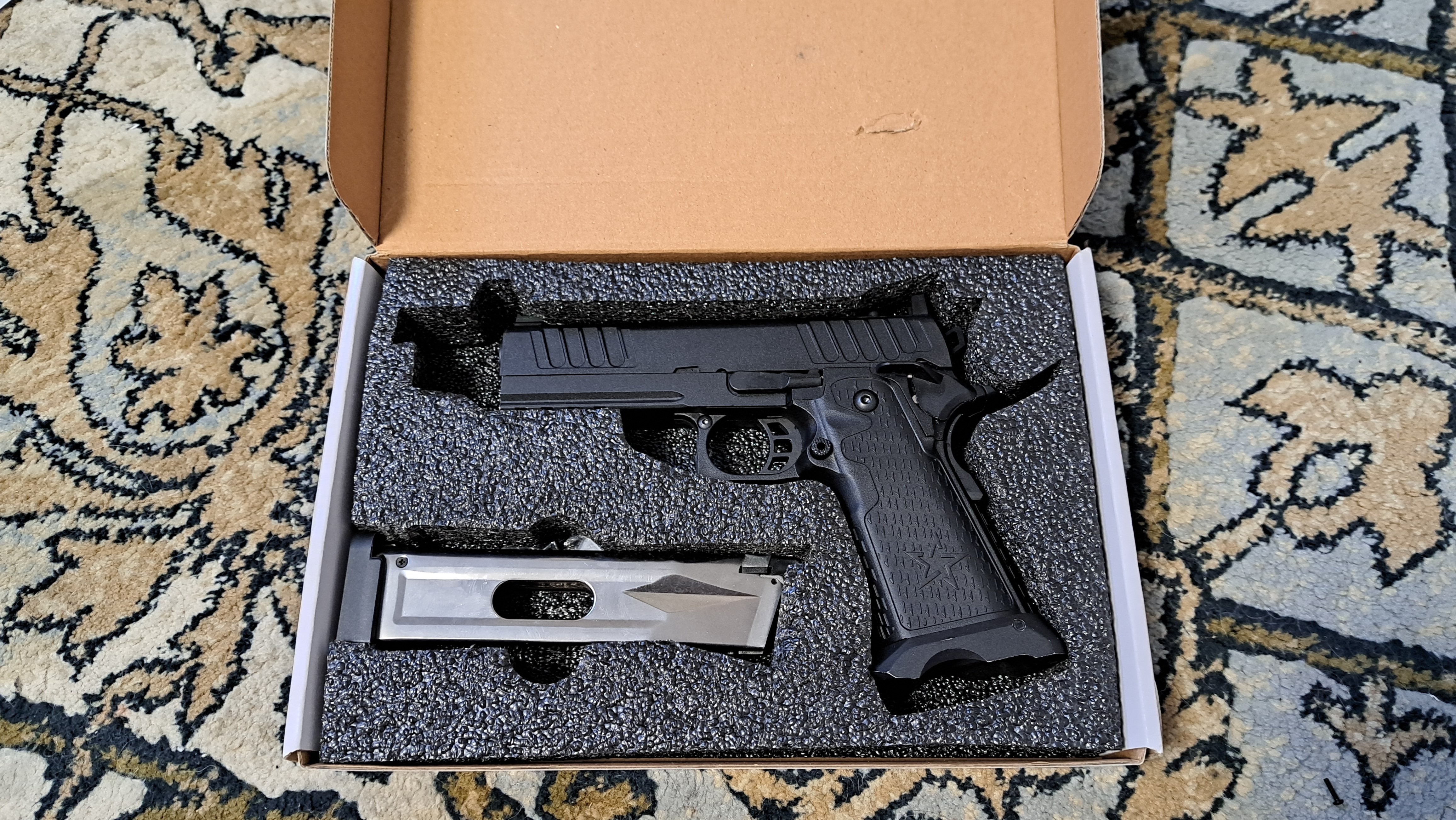 BATON airsoft BS-STACCATO NTL CO2GBB中古品 BATON airsoft BS-STACCATO NTL CO2GBB [Hi-Capa 4.3 CO2 gas