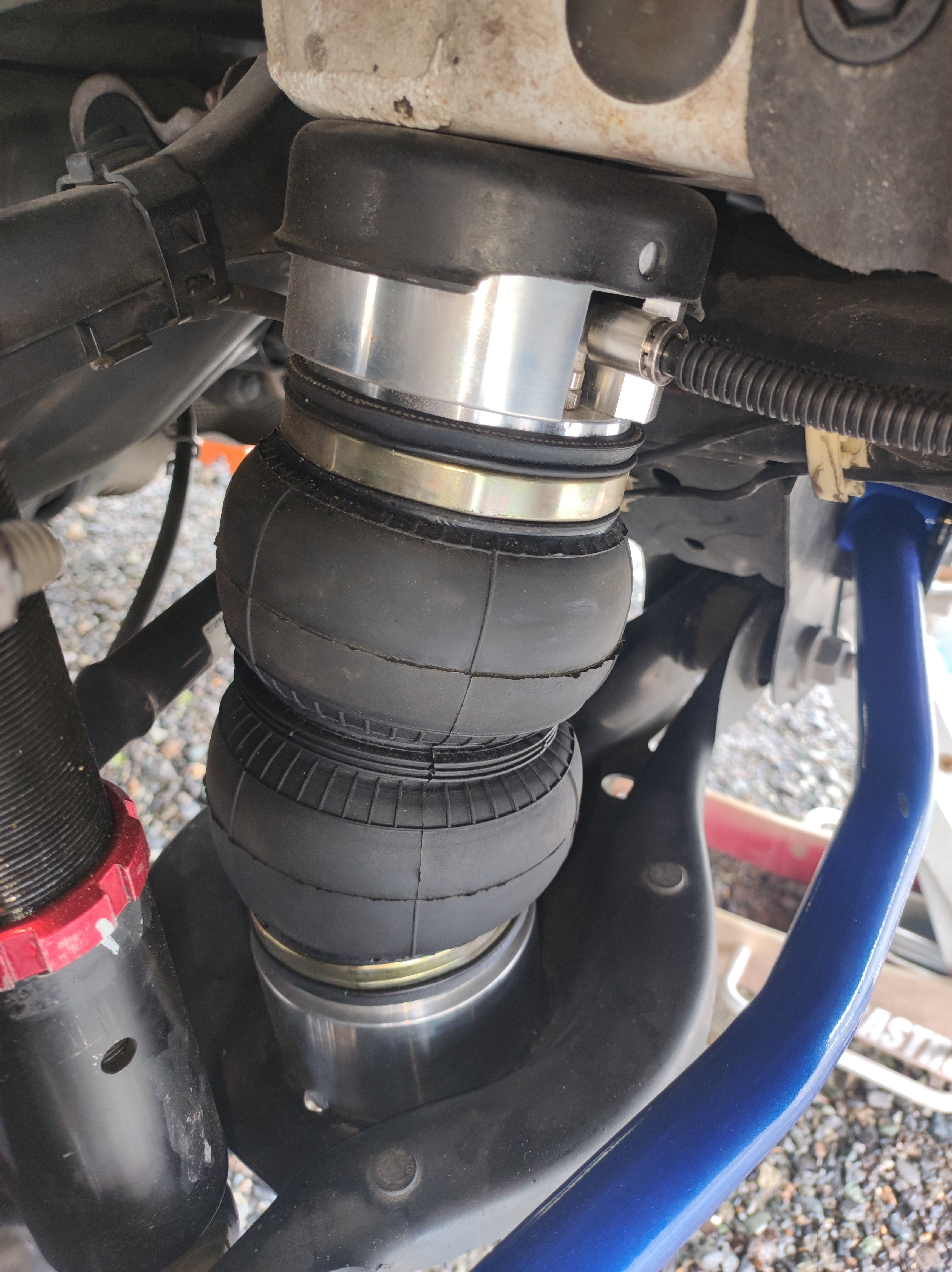 素人が車にエアサスをつけてみた【バラ組み、流用で安く組む】｜しゃの