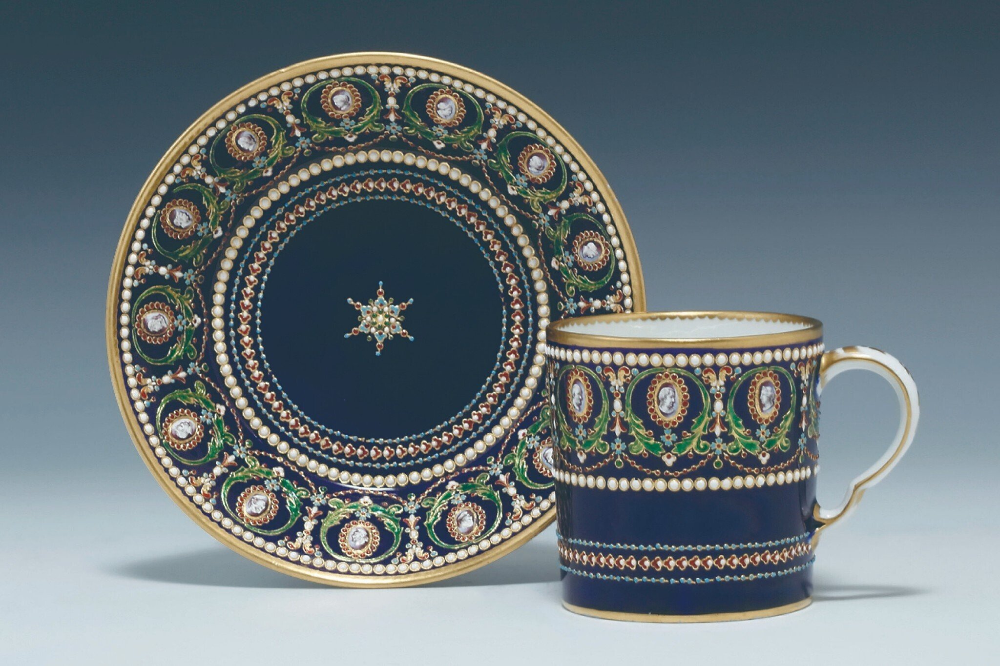 Sevres セーヴル セーブル】黄肌花絵付 皿「ナポレオン命による