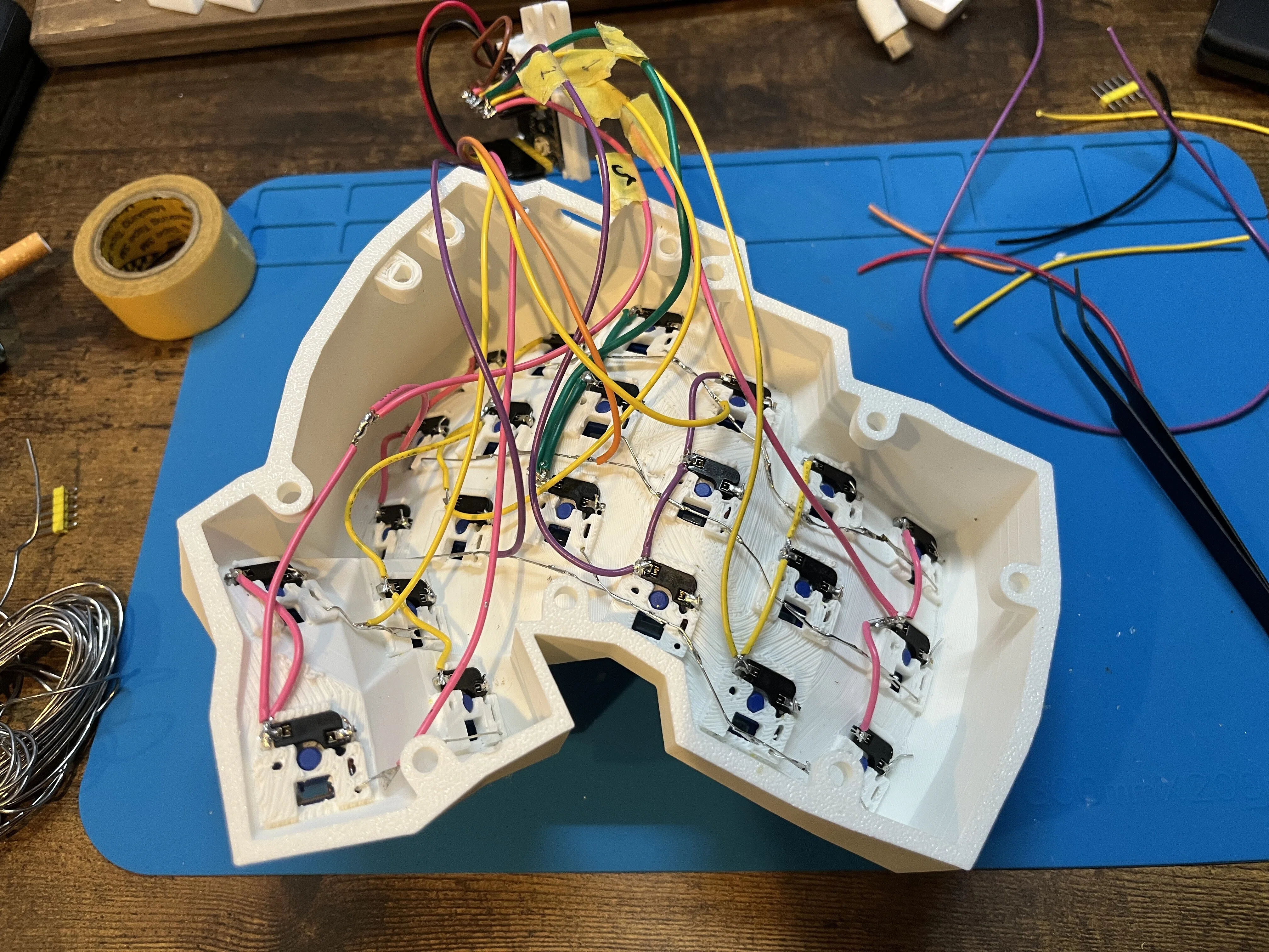 Dactyl Manuform系列のキーボードを作った話｜なゆ