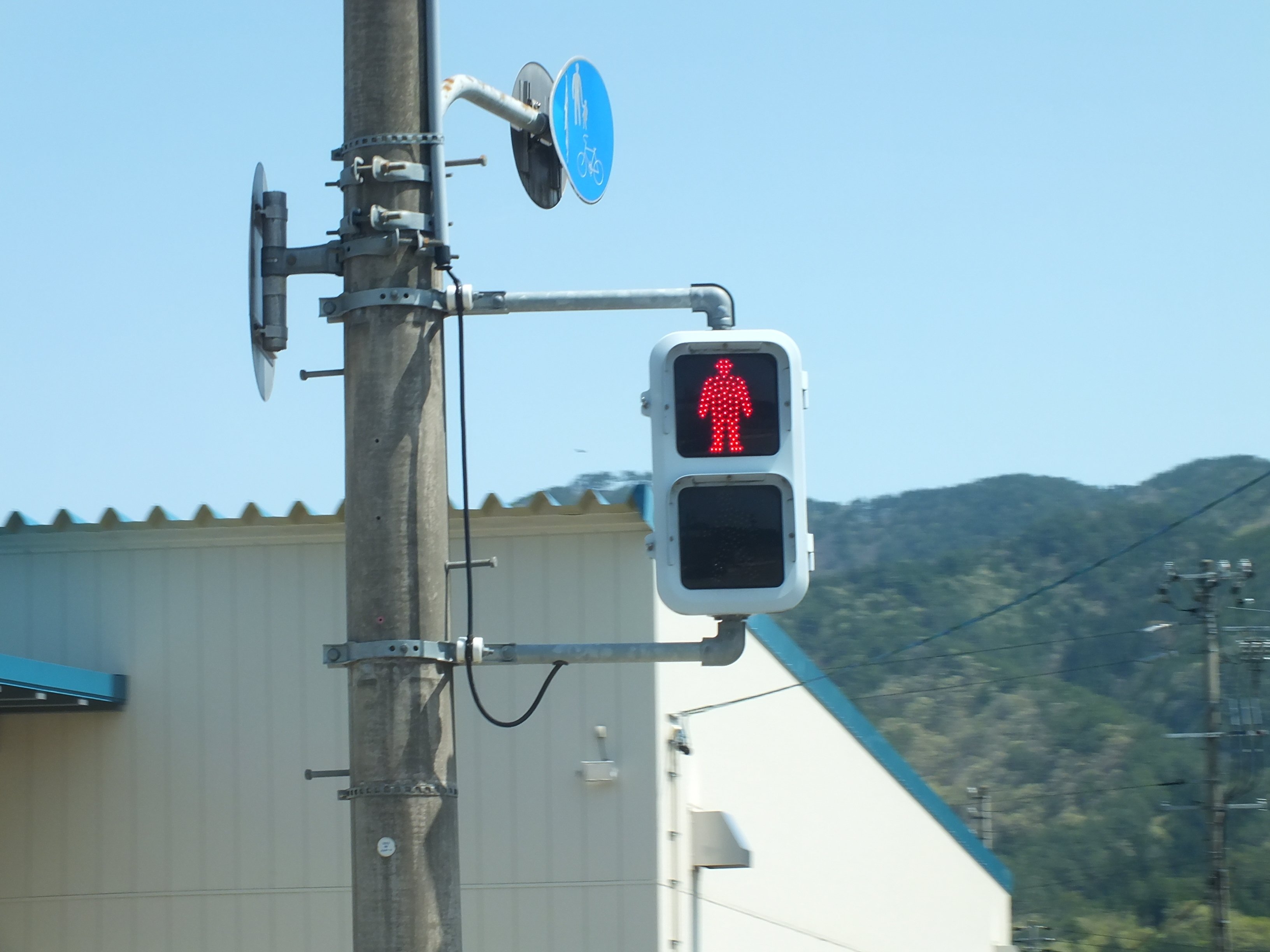 飛騨-32】飛騨市古川町「上町」の信号電材薄型面拡散ユニット豪雪型縦