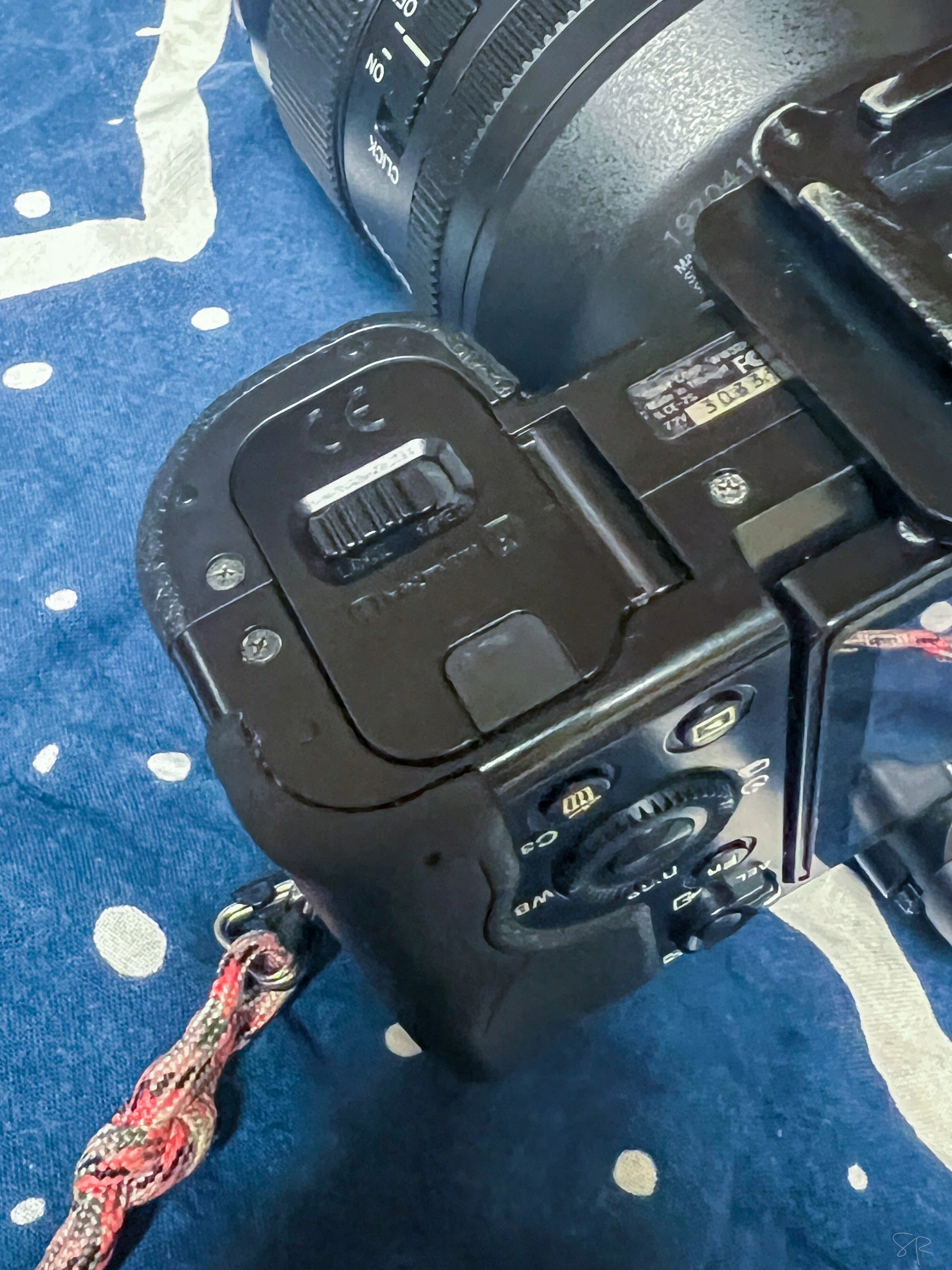 ぴ*☆様 SONY α7S ミラーレスカメラ バッテリー2個付き