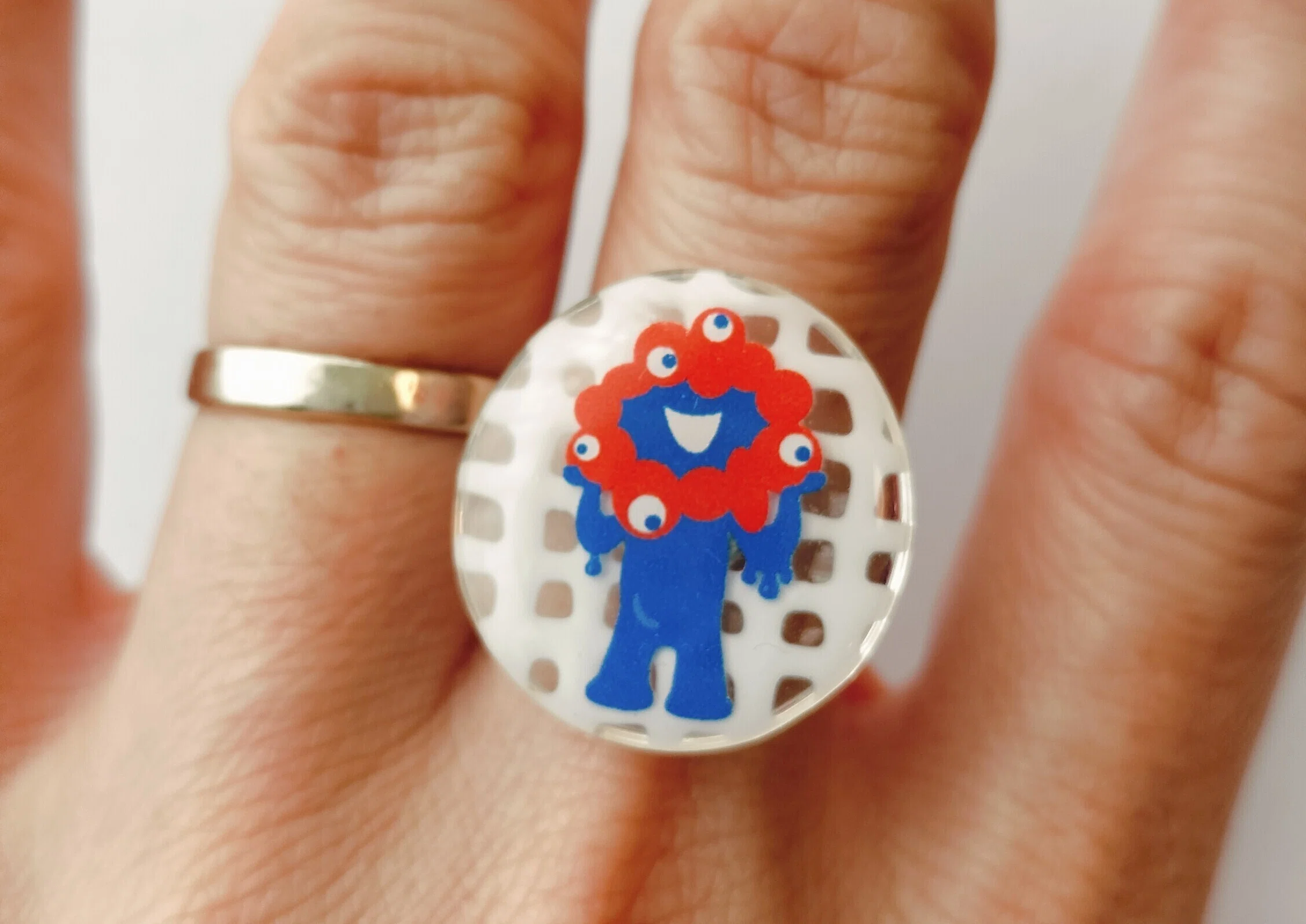 ハンドメイド】2025万博！ミャクミャクピアスを作ってみた｜へー