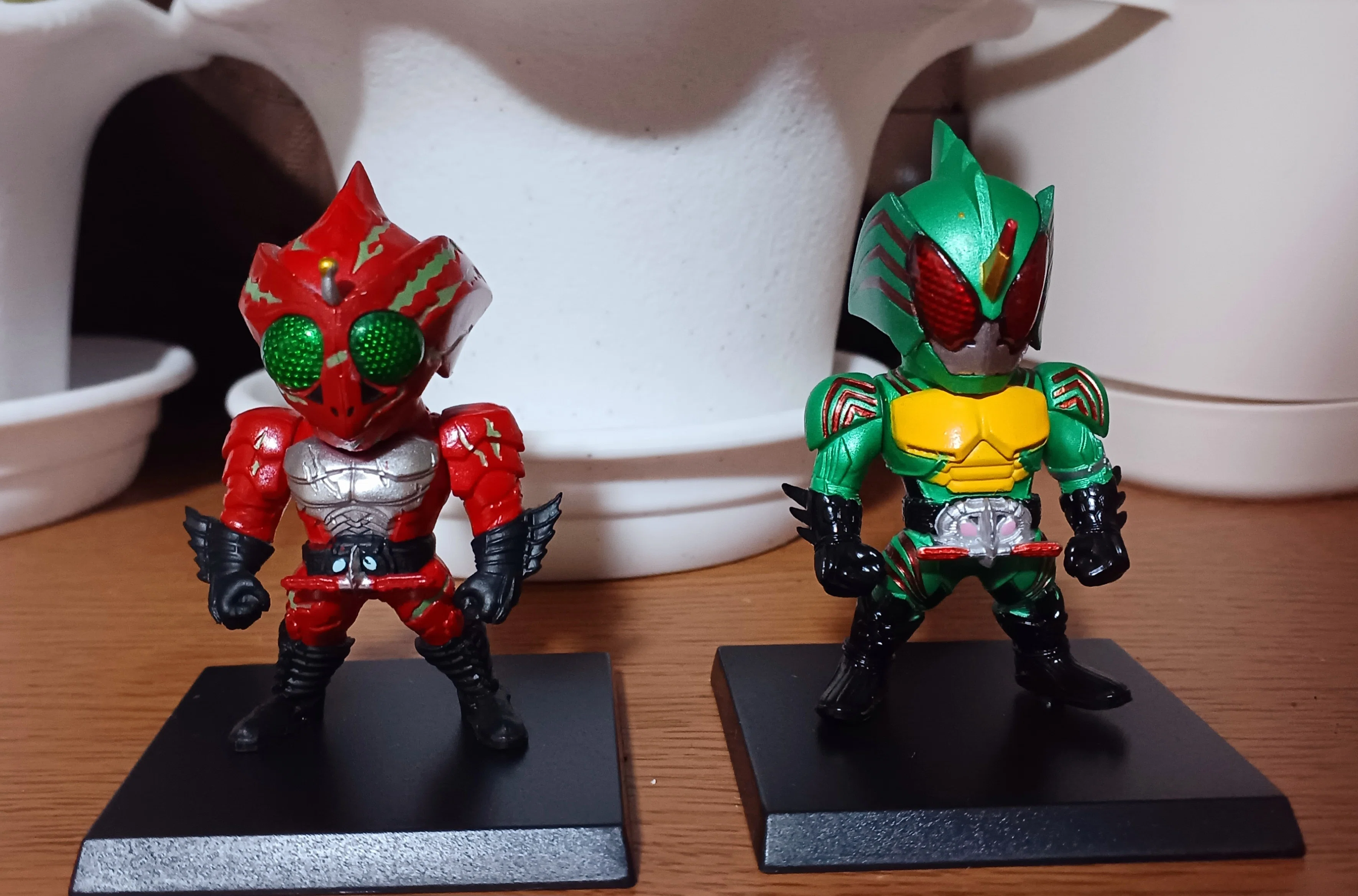 ガンダム、仮面ライダー、ウルトラマン……小さいけど精巧なコンバージの