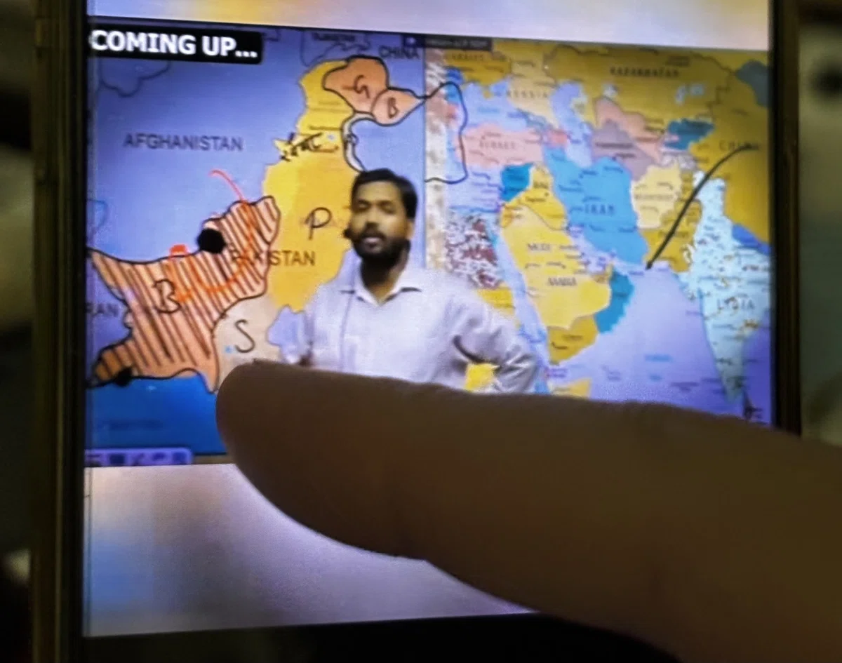 インドのムスリム人気講師Khan Sirによるオンライン授業動画の様子画像