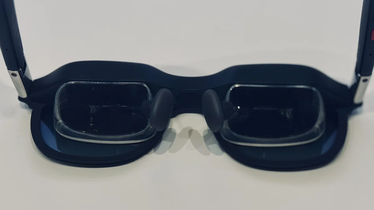 XREAL One Micro-OLEDディスプレイの映像表示イメージ