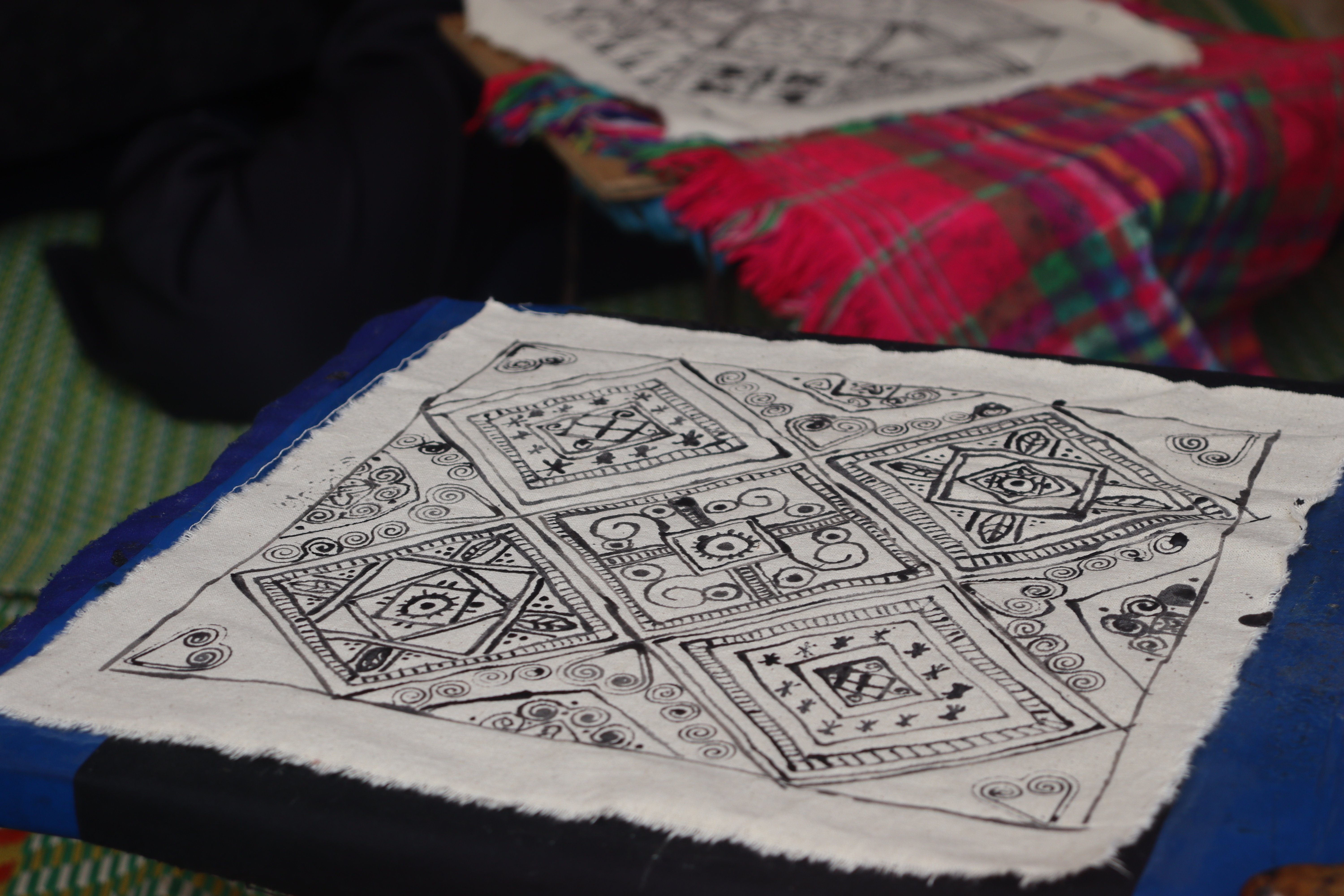 個性溢れる！モン族の文化体験「ろうけつ染め」作品集｜yuka