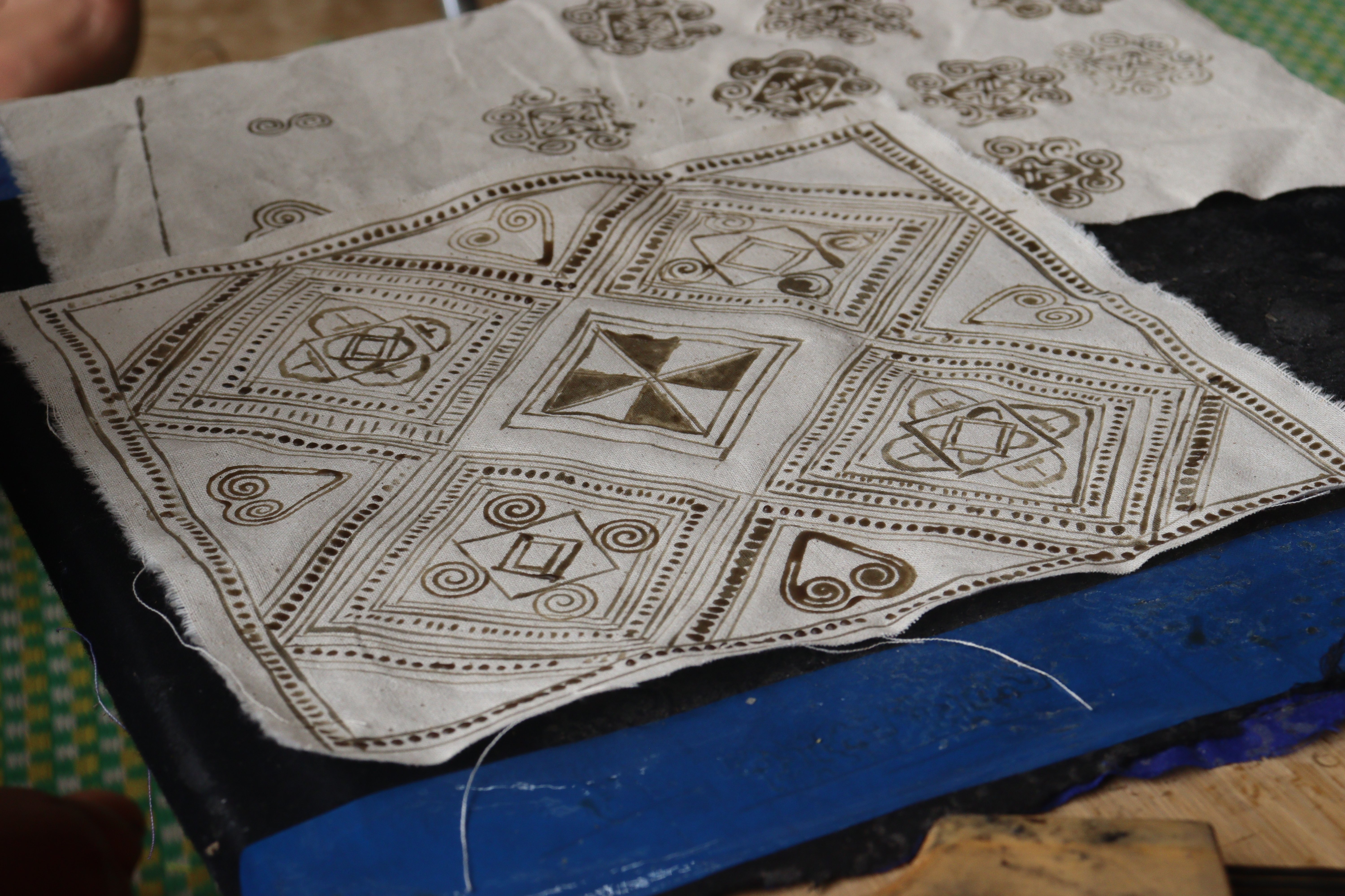 ブラジル人によるろうけつ染め ブラジル人によるろうけつ染め